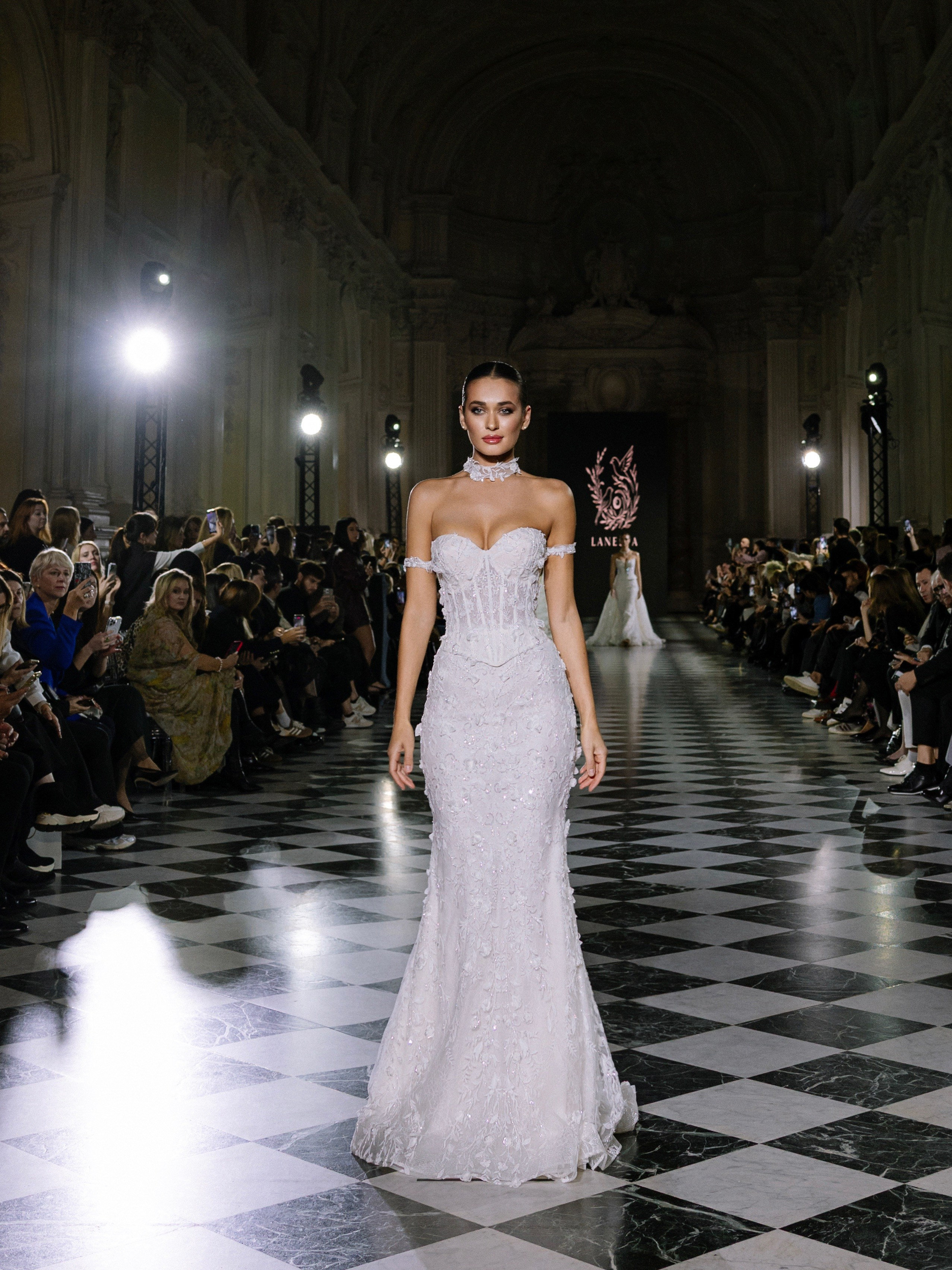 Fashion Show White Wedding platform 2025. Photographer & Videographer in Barcelona