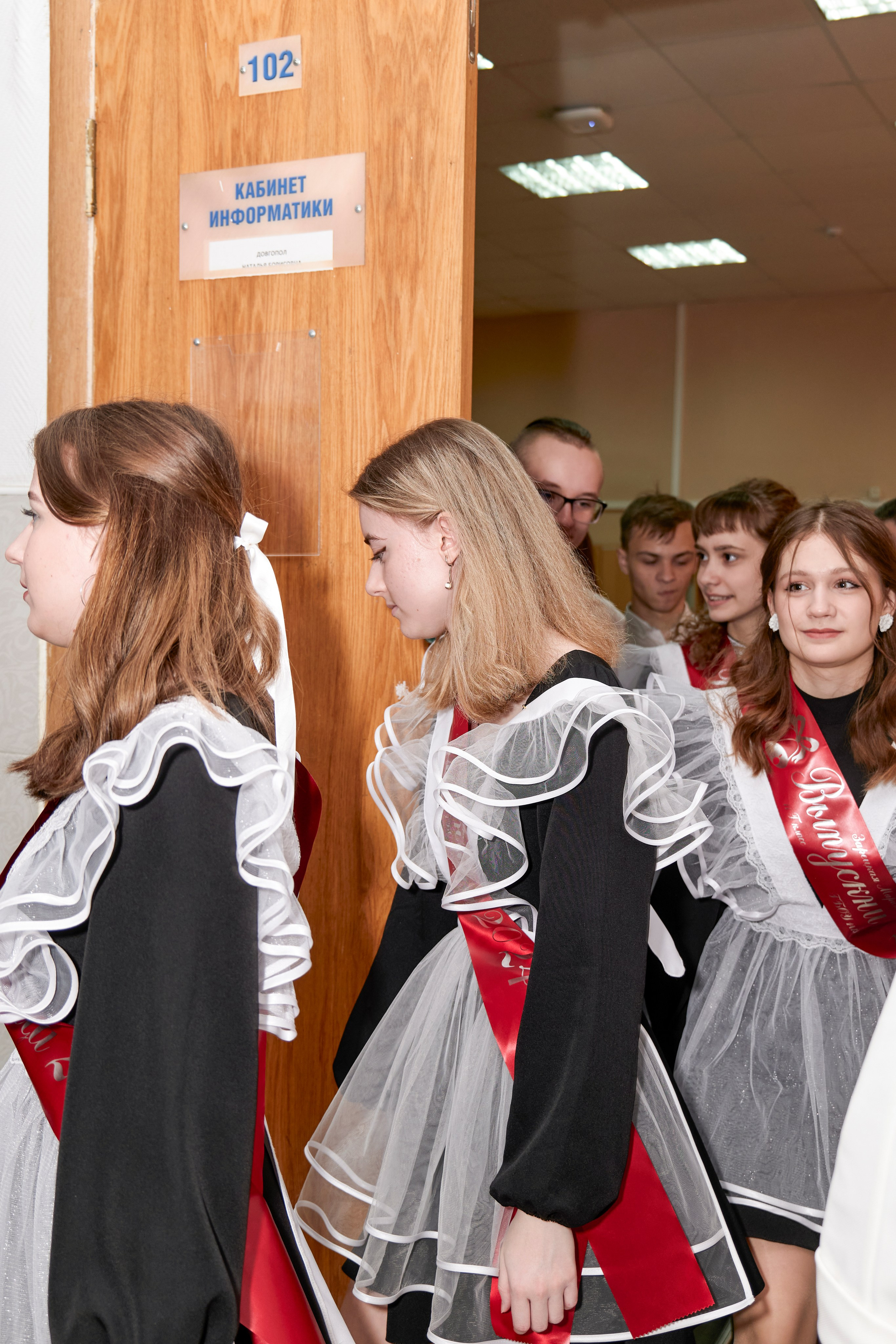 Последний звонок школа 1413. Детский и семейный фотограф г. Москва Оксана Катаджи