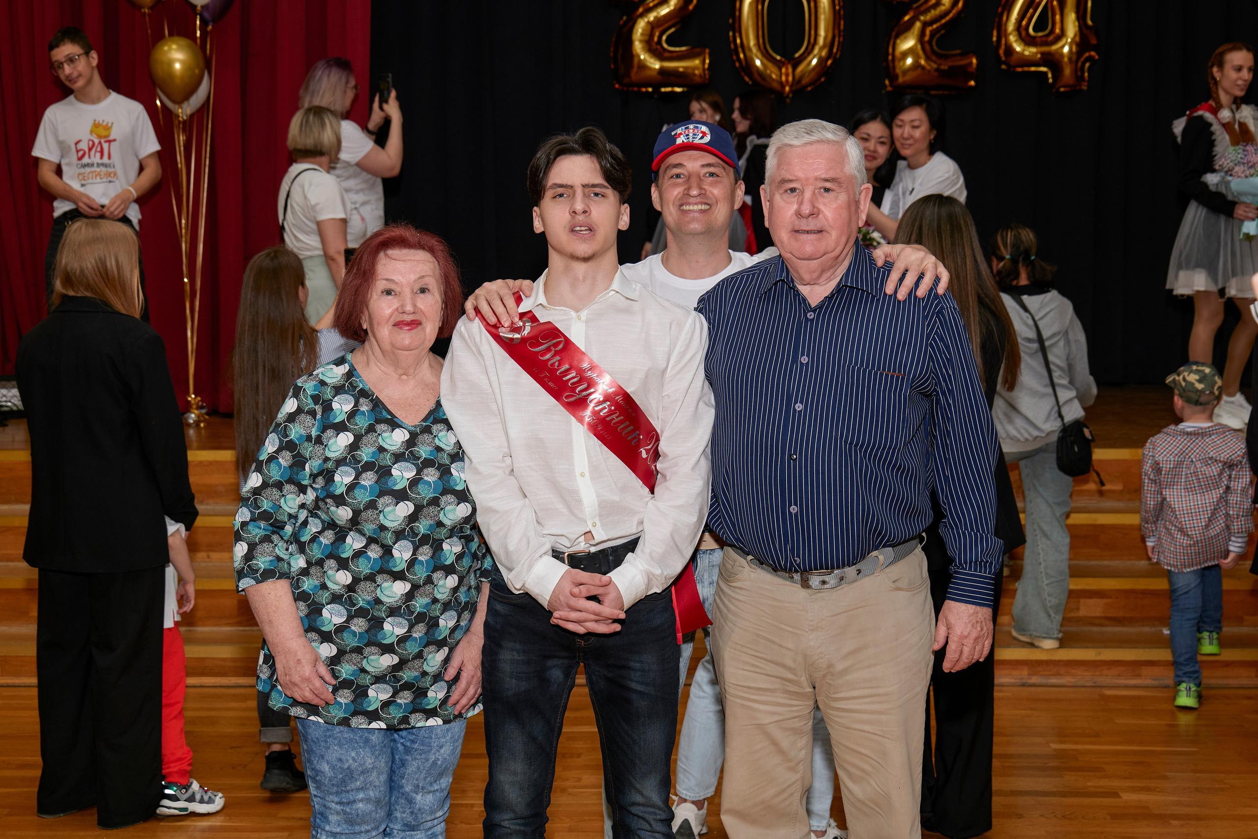 Последний звонок школа 1413. Детский и семейный фотограф г. Москва Оксана Катаджи
