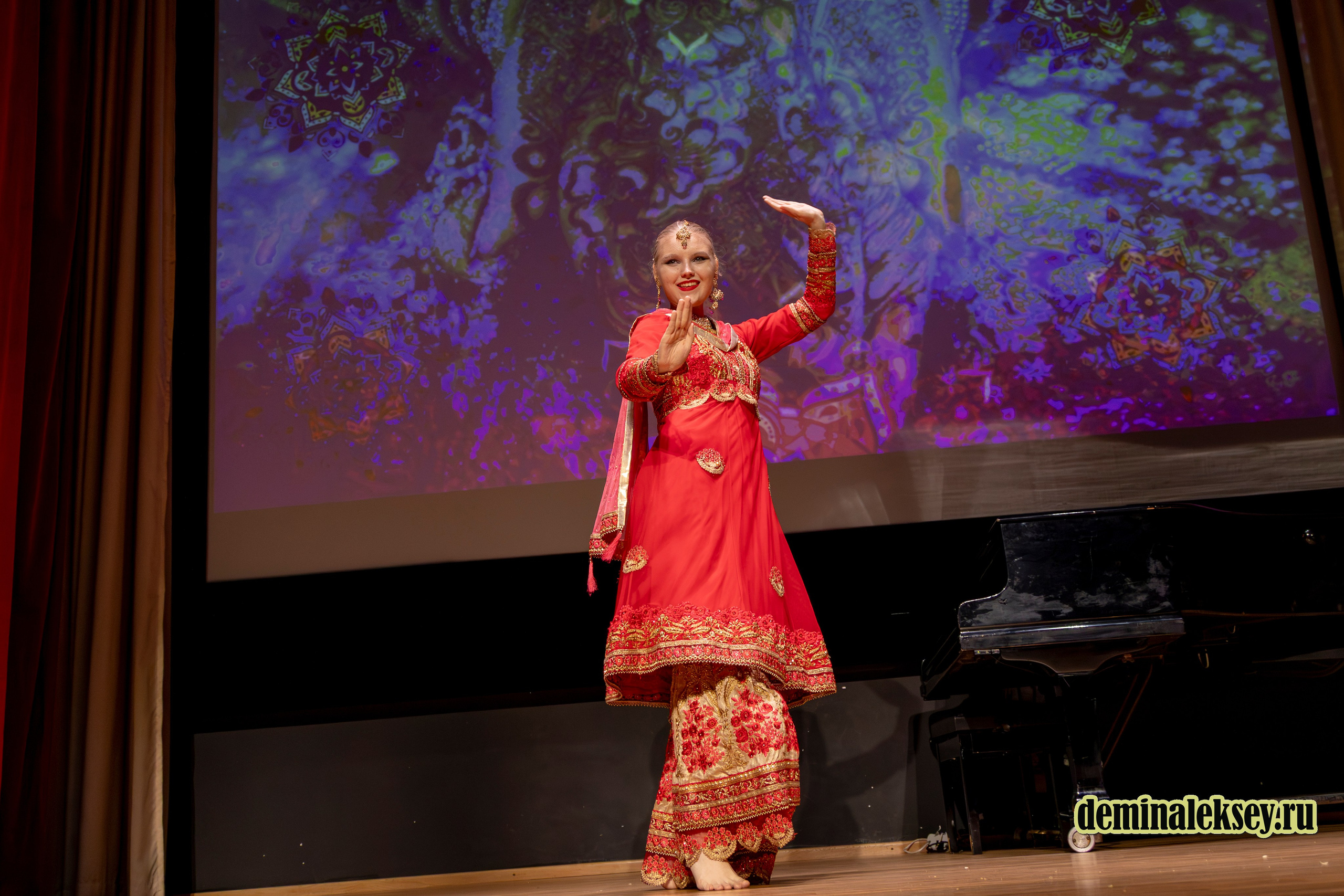 Экспертный круглый стол «День БРИКС» в «Иностранке». Репортажный, семейный и студийный фотограф в Москве Демин Алексей