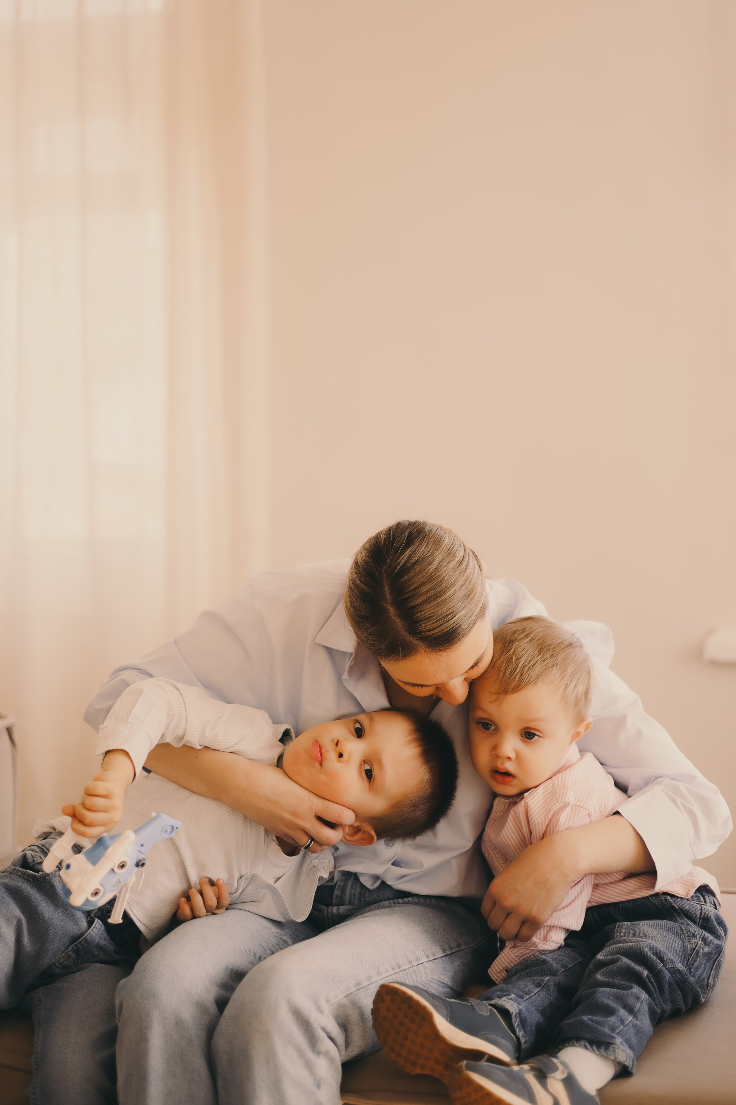 Два малыша и их мама. Фотограф Мария Лаенко