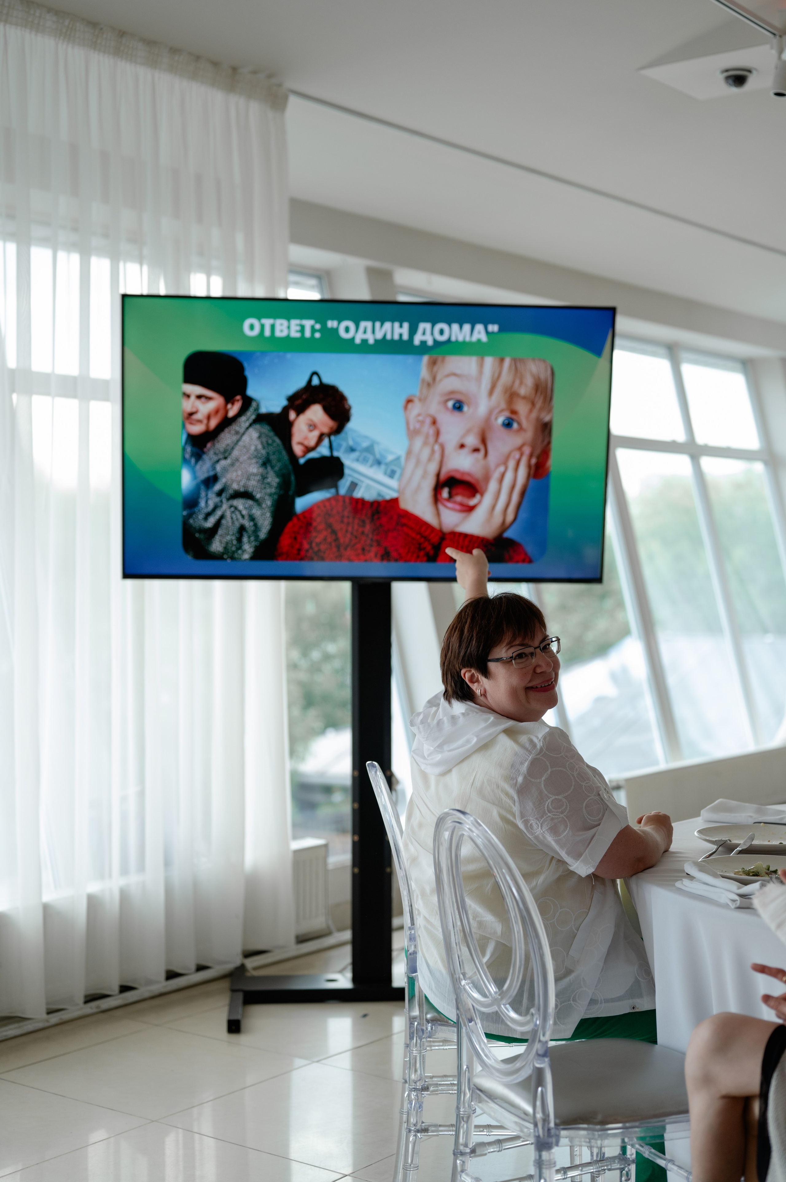 Варя и Максим, вечеринка с семьей. Фотограф в Москве Дарья Савинова