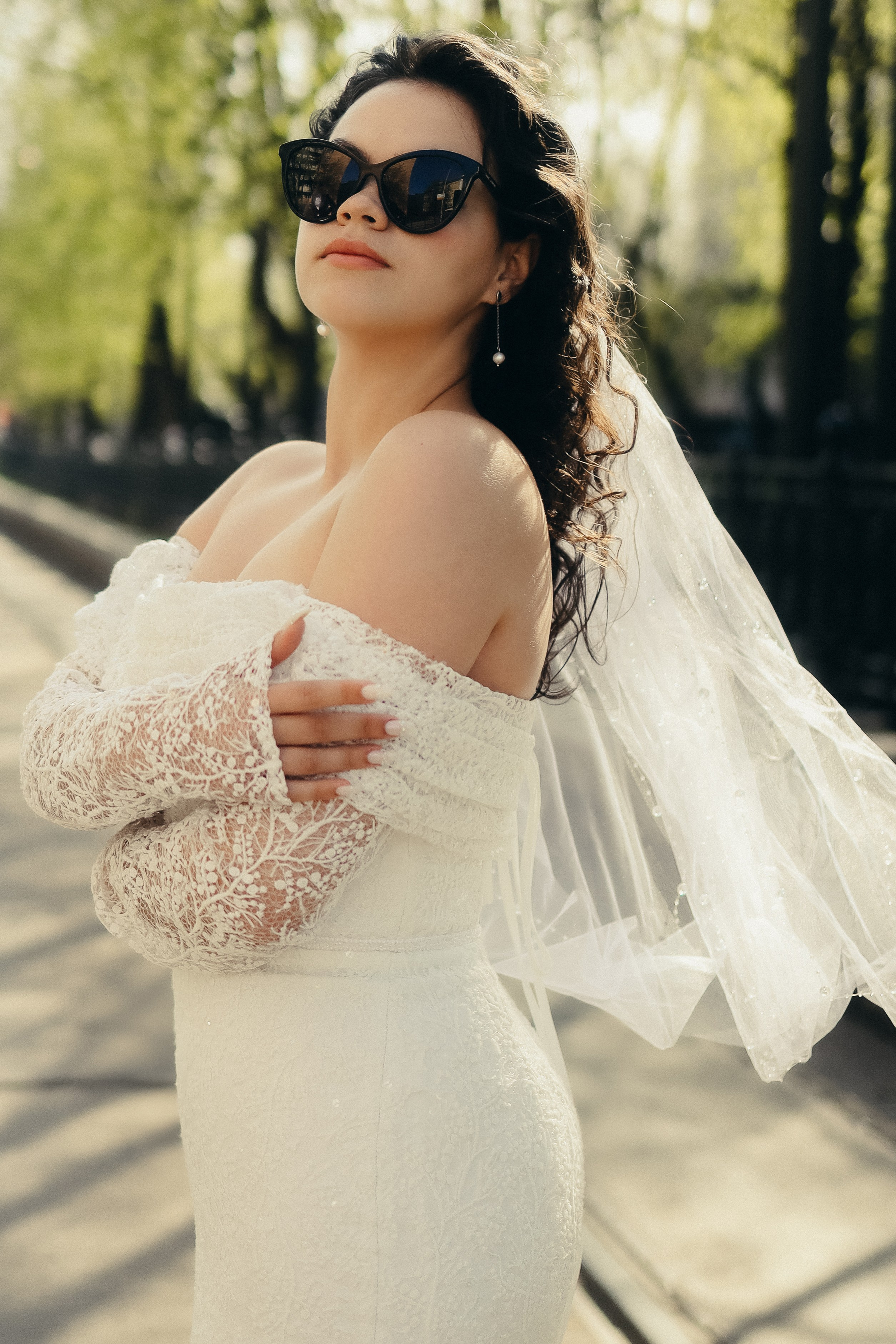 Илья и Науэль, прогулка и роспись в пространстве Yauza. Свадебный и портретный фотограф в Москве Кристина Золотова