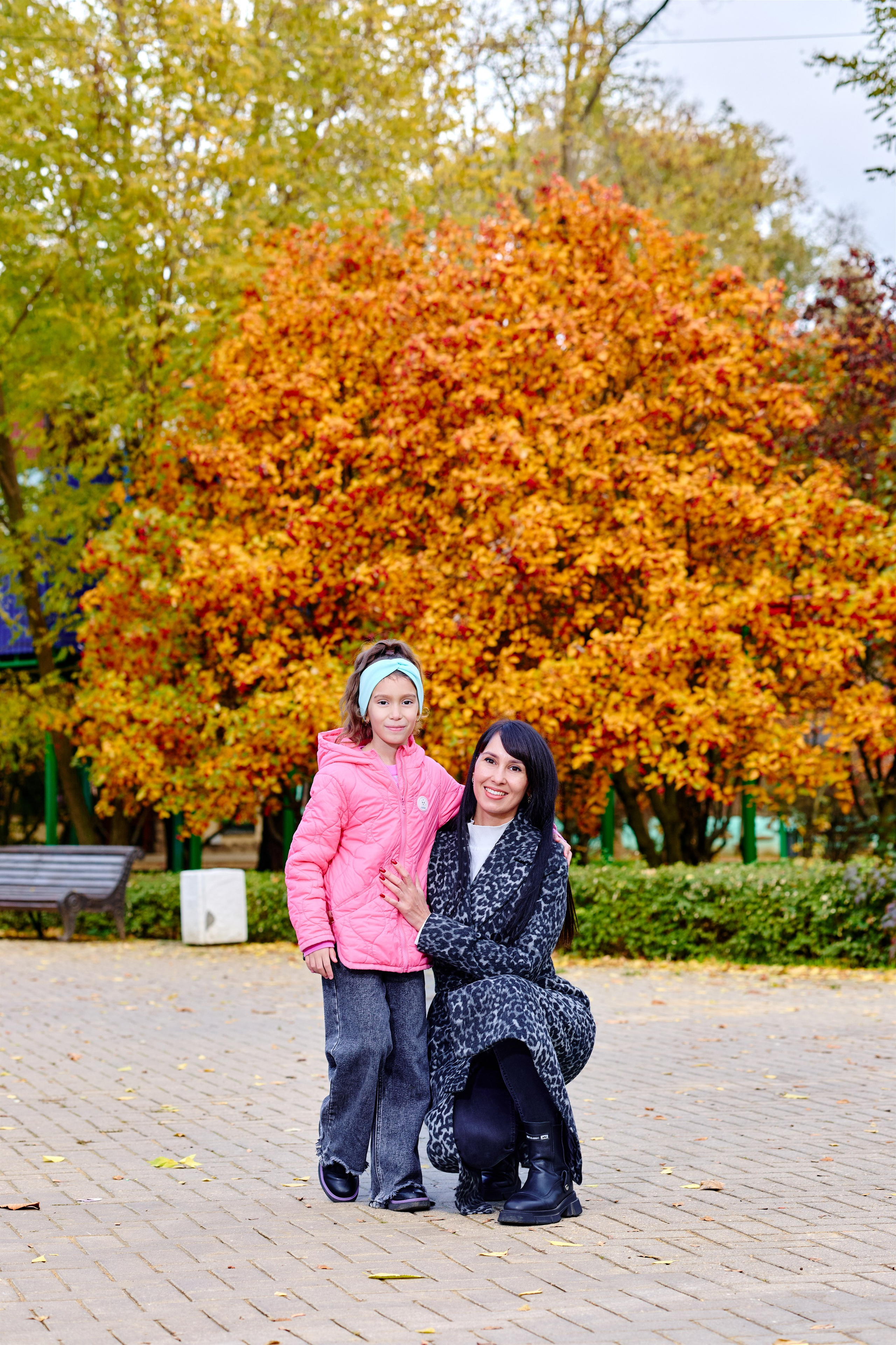 Прогулка в парке классом. Фотограф Выпускные альбомы Таганрог Сергей Коробченко