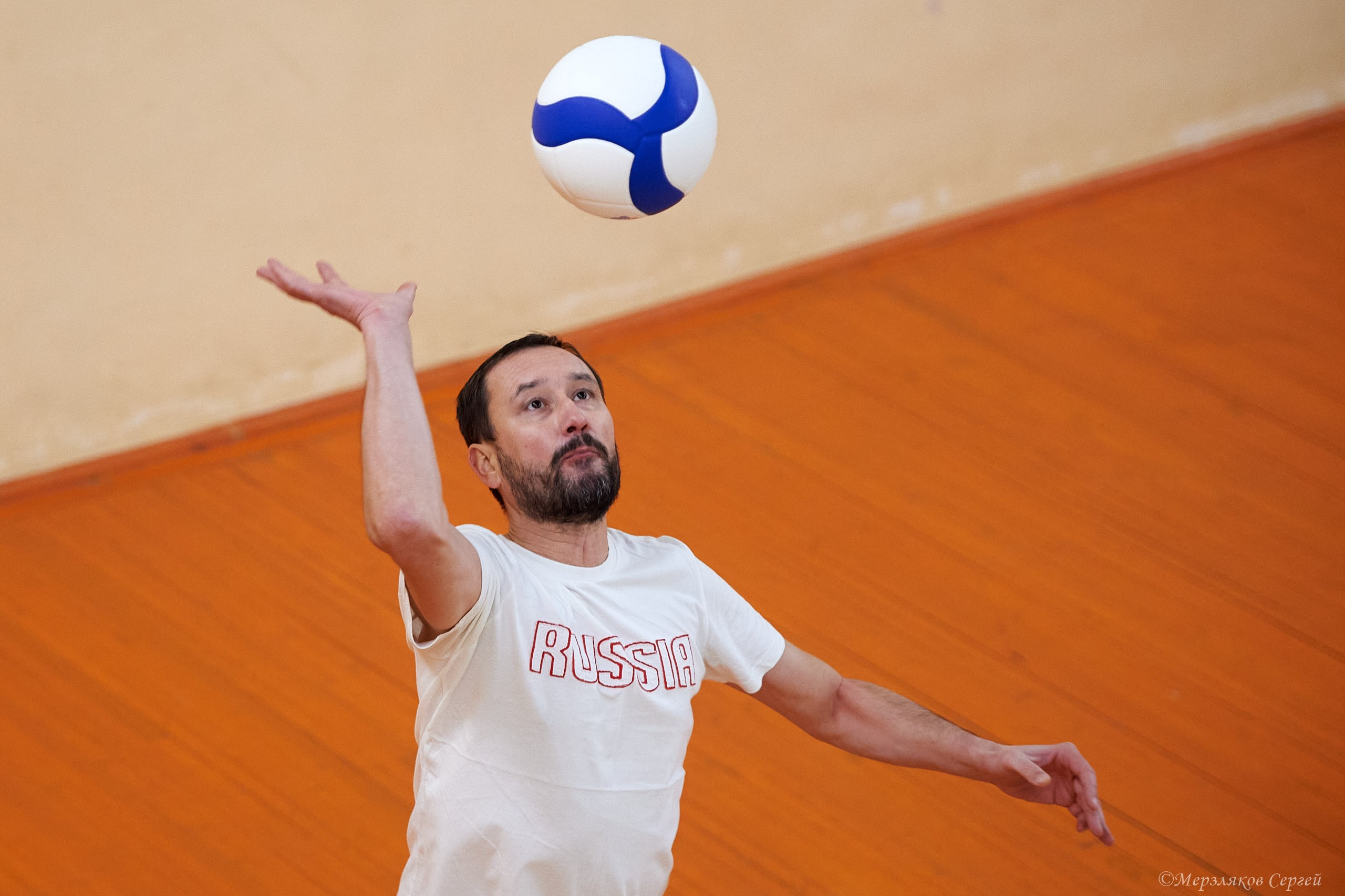 Новогодний турнир по волейболу. Ижевск. 15.12.2023. Спортивный репортажный фотограф в Ижевске Сергей Мерзляков