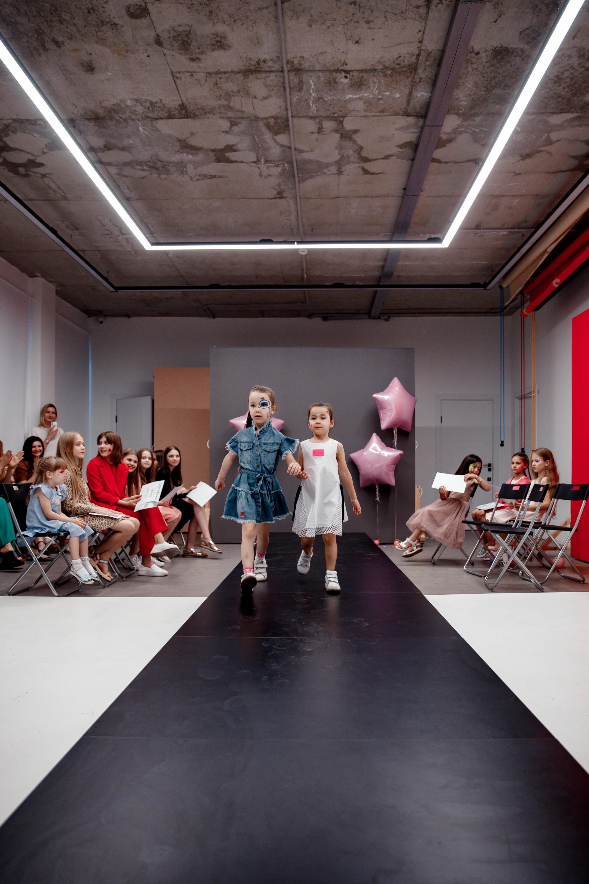 Выпускной модельных курсов Shtorm School. Фотограф Виталий Вязьмикин