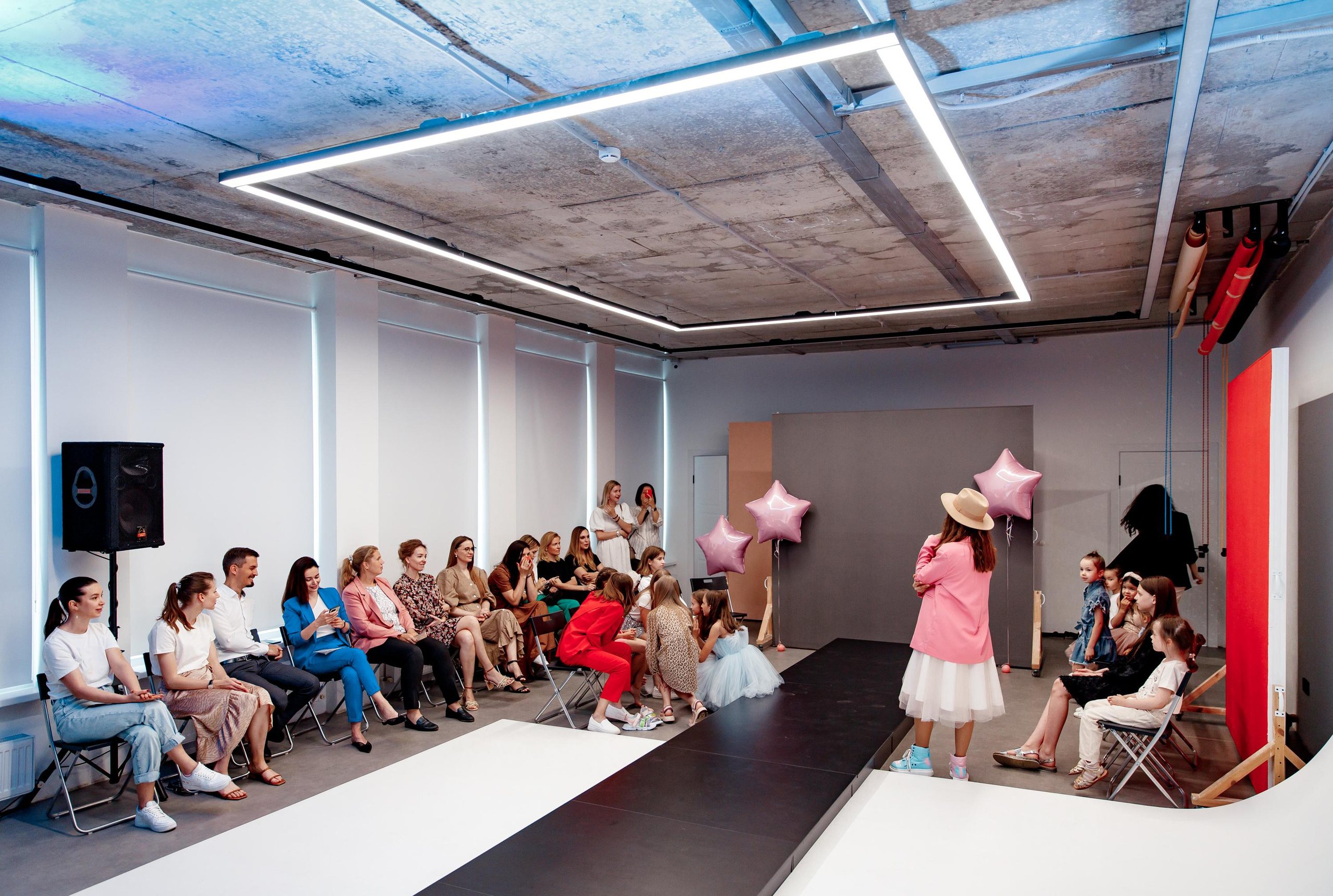 Выпускной модельных курсов Shtorm School. Фотограф Виталий Вязьмикин