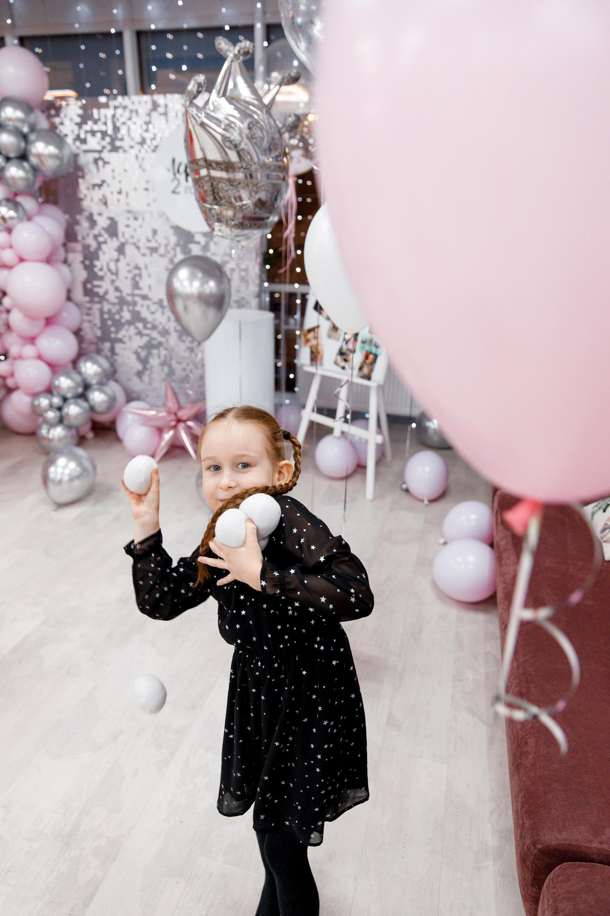 Лерочке 2 года. Фотограф Виталий Вязьмикин