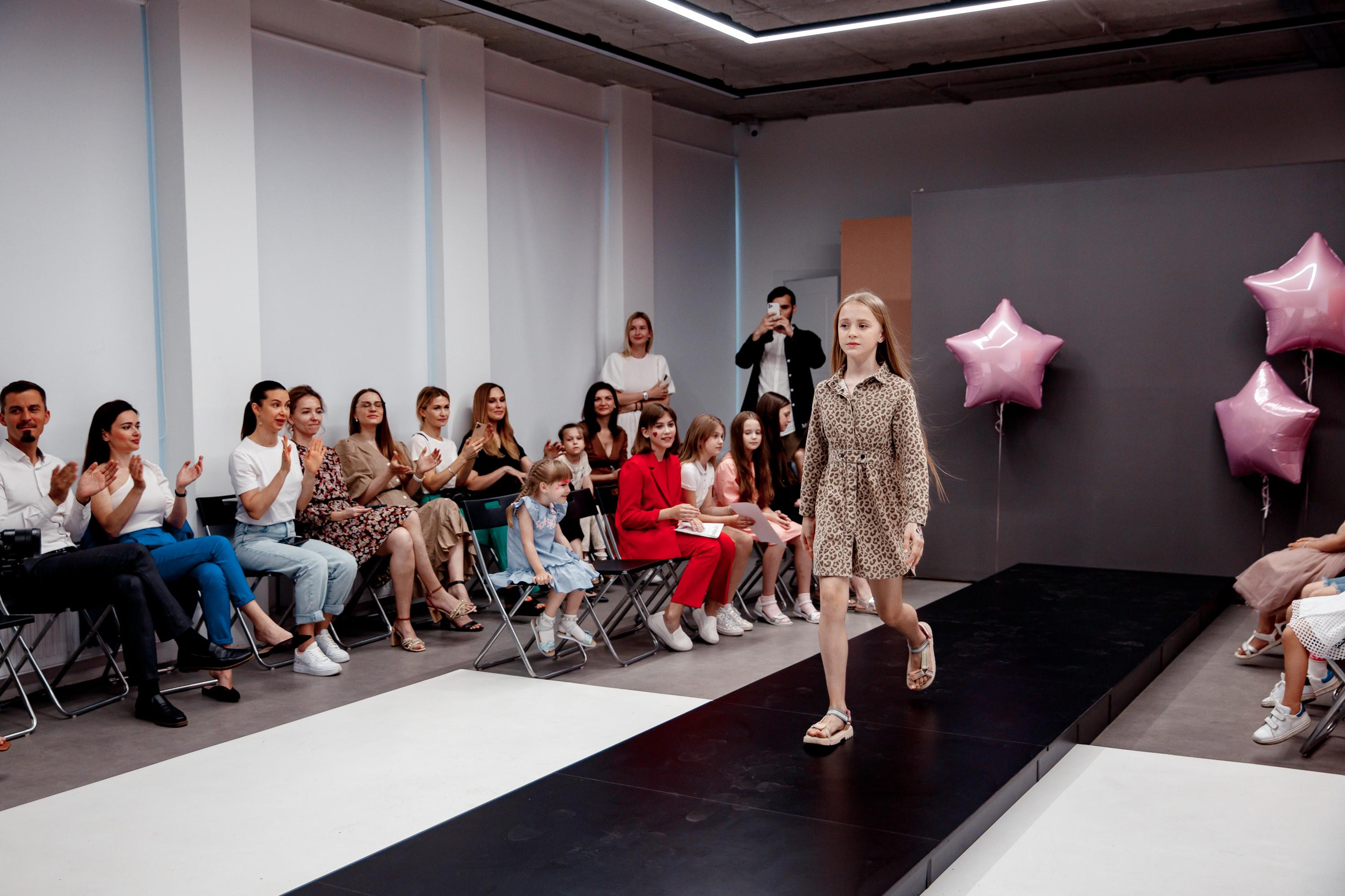 Выпускной модельных курсов Shtorm School. Фотограф Виталий Вязьмикин