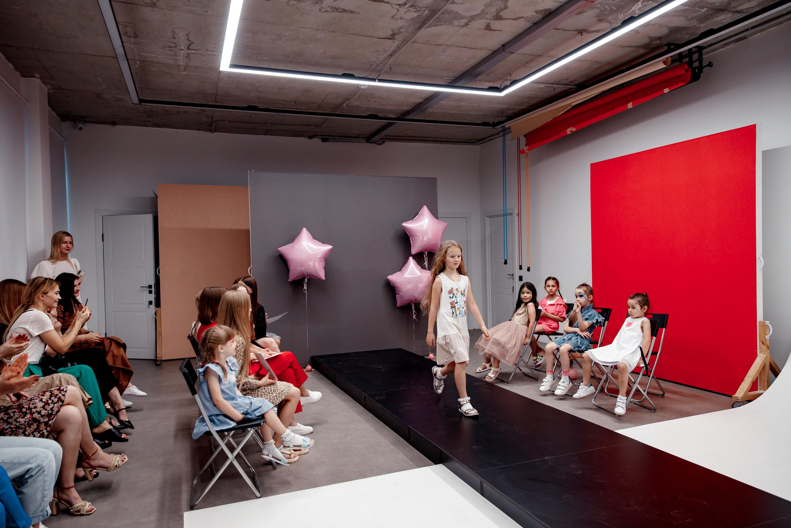 Выпускной модельных курсов Shtorm School. Фотограф Виталий Вязьмикин