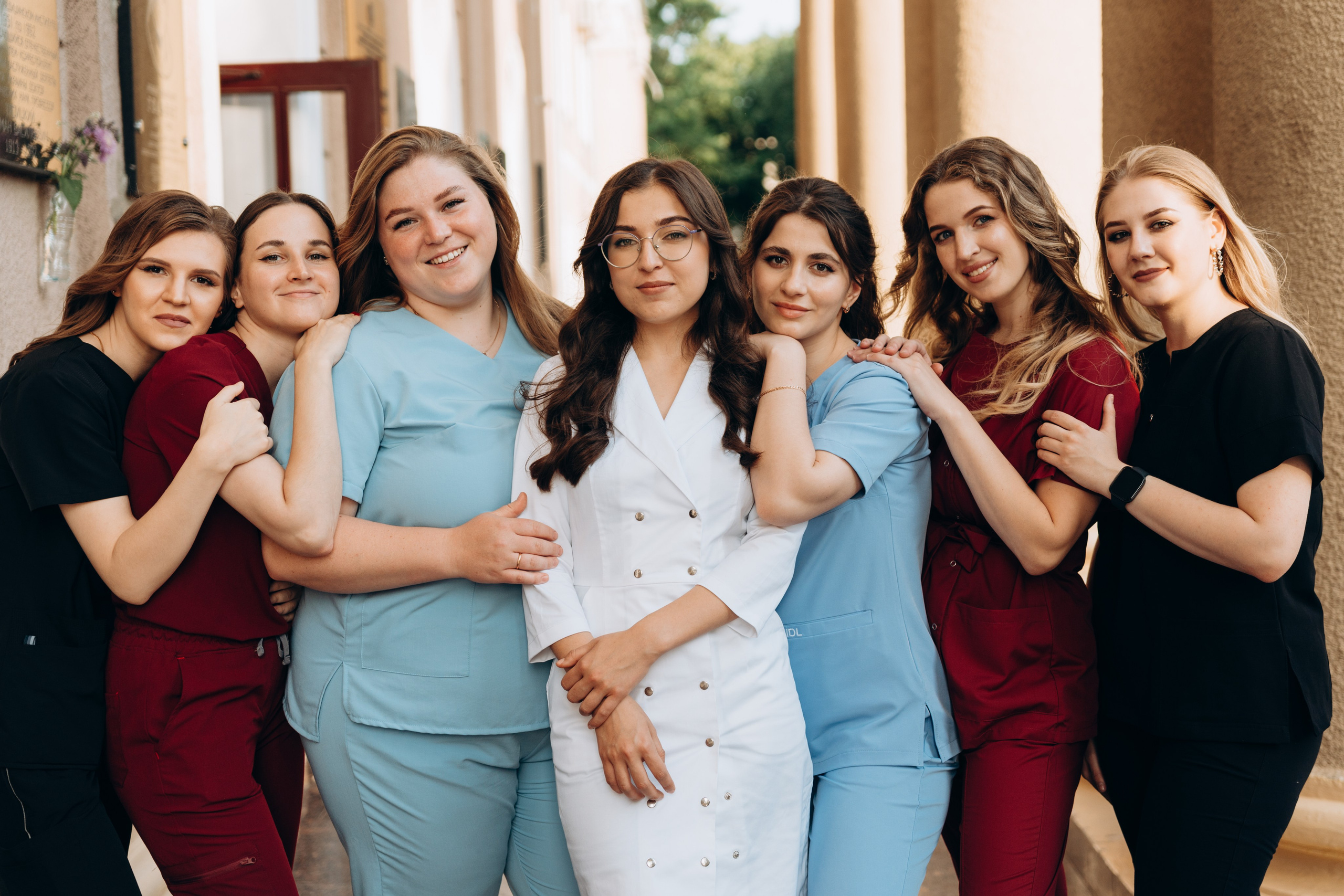 Групповая фотосессия для выпускников мед.института. Портретный свадебный фотограф Крым | Евгения Щитенко