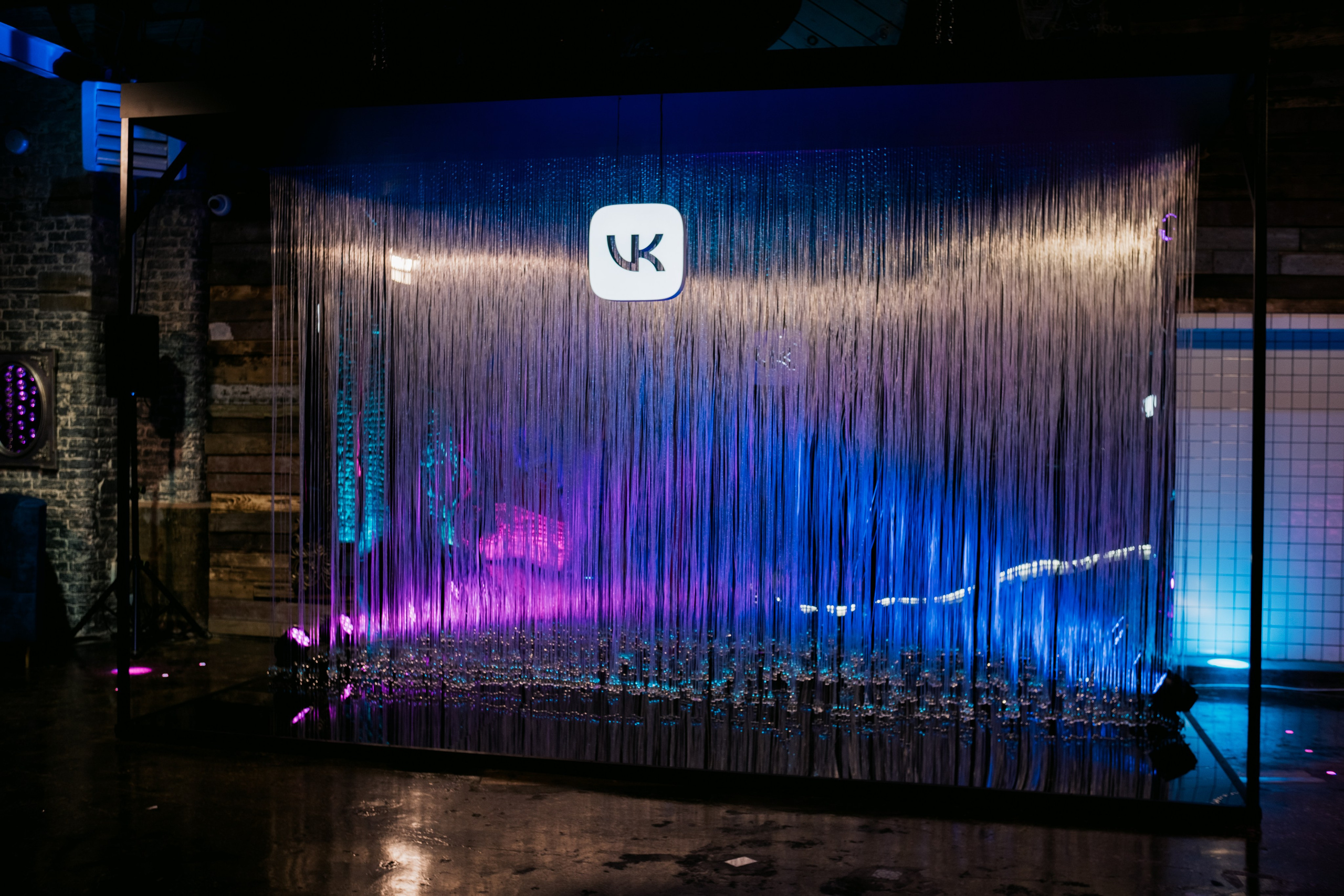 VK NIGHT SPb. Репортажный и портретный фотограф в Москве Илья Спиридонов