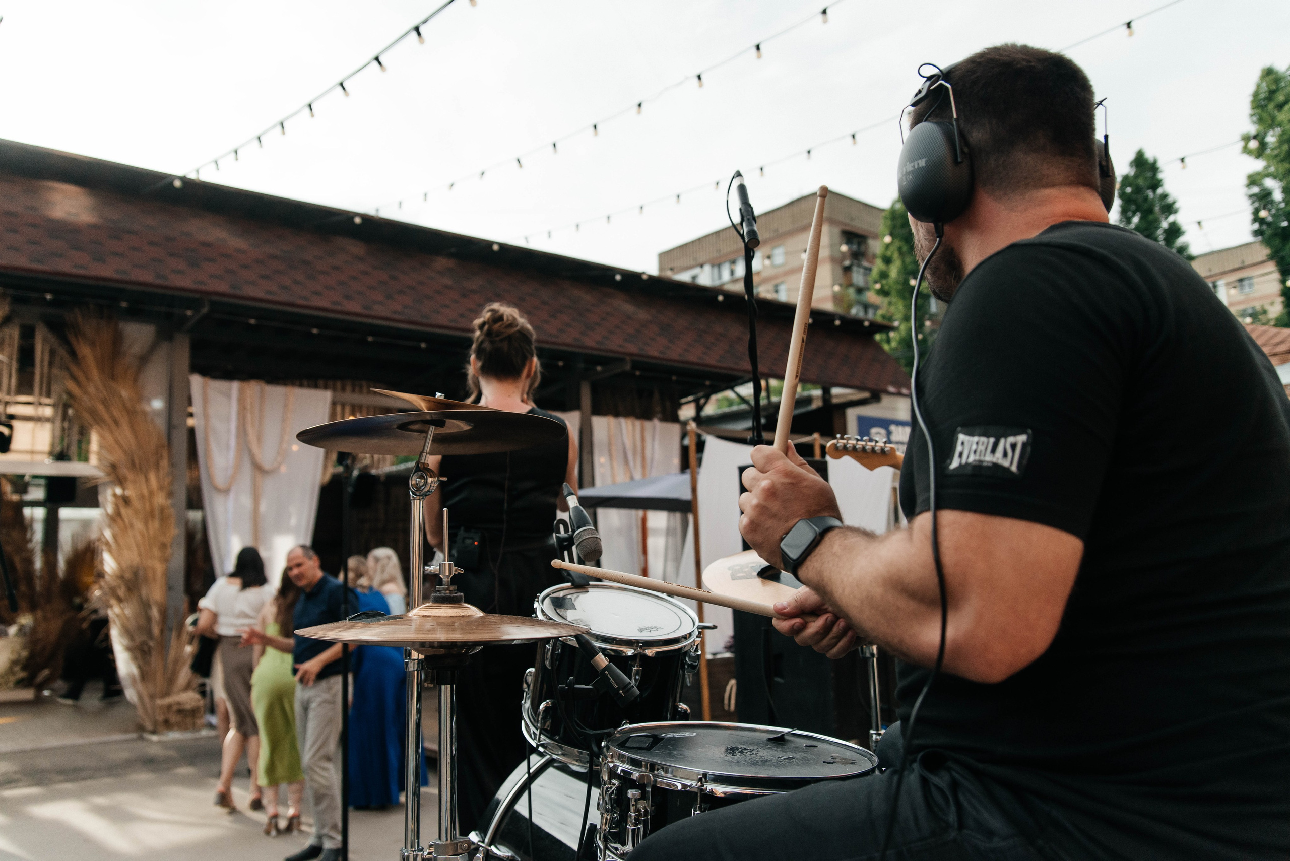 Вадим и София короткая версия свадебного дня. Меня зовут Александр Литвинчук и я свадебный фотограф в Саратове