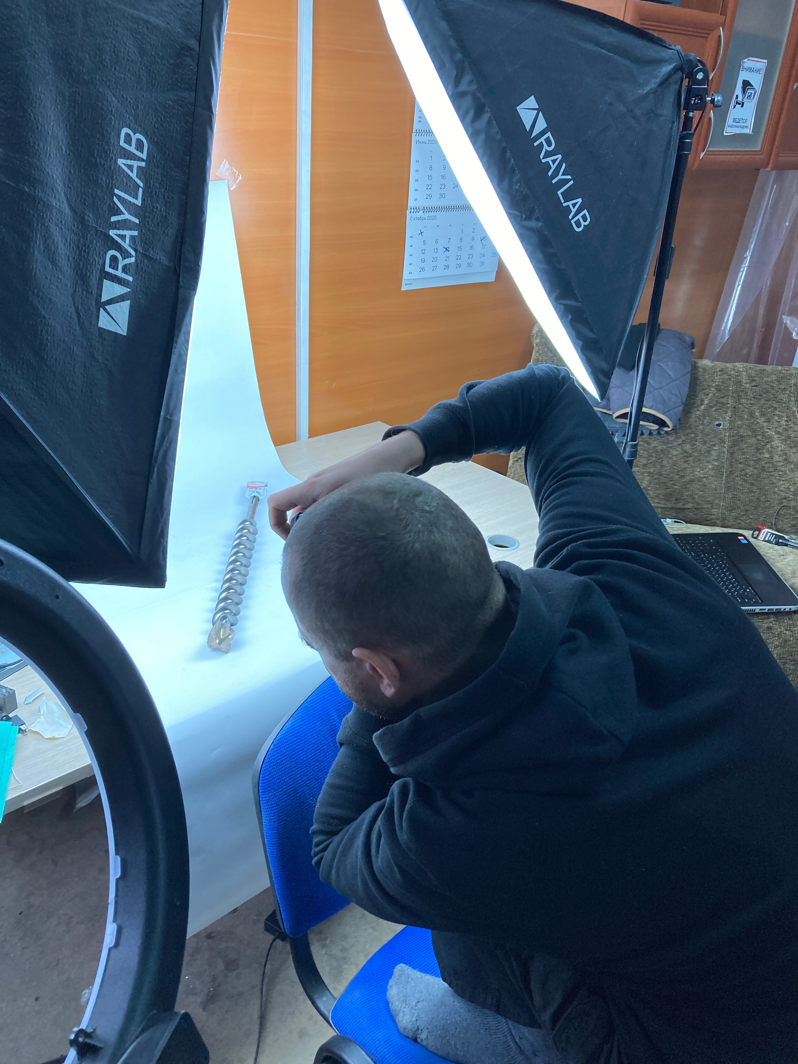 Backstage. Предметный фотограф в Симферополе Антон Катунин