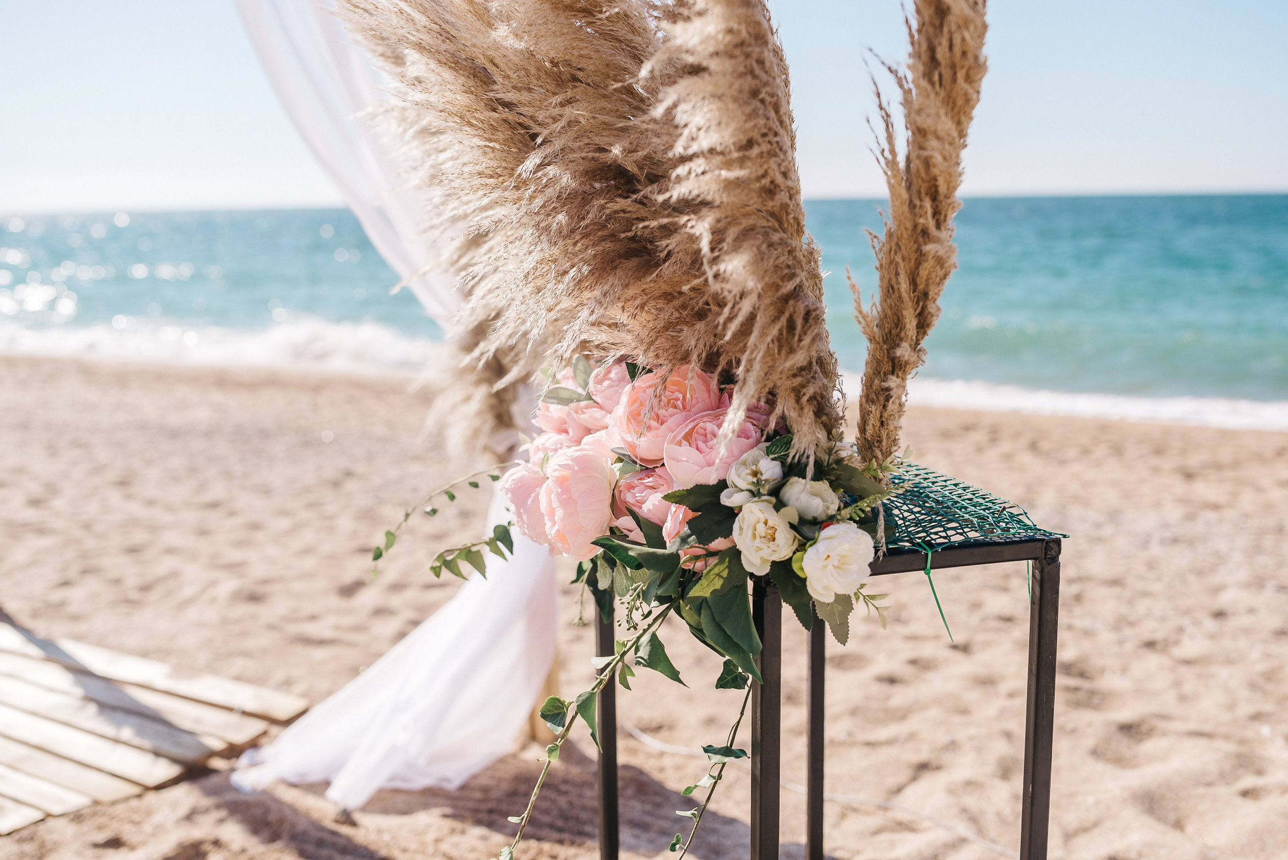 Выездная регистрация брака у моря в Крыму