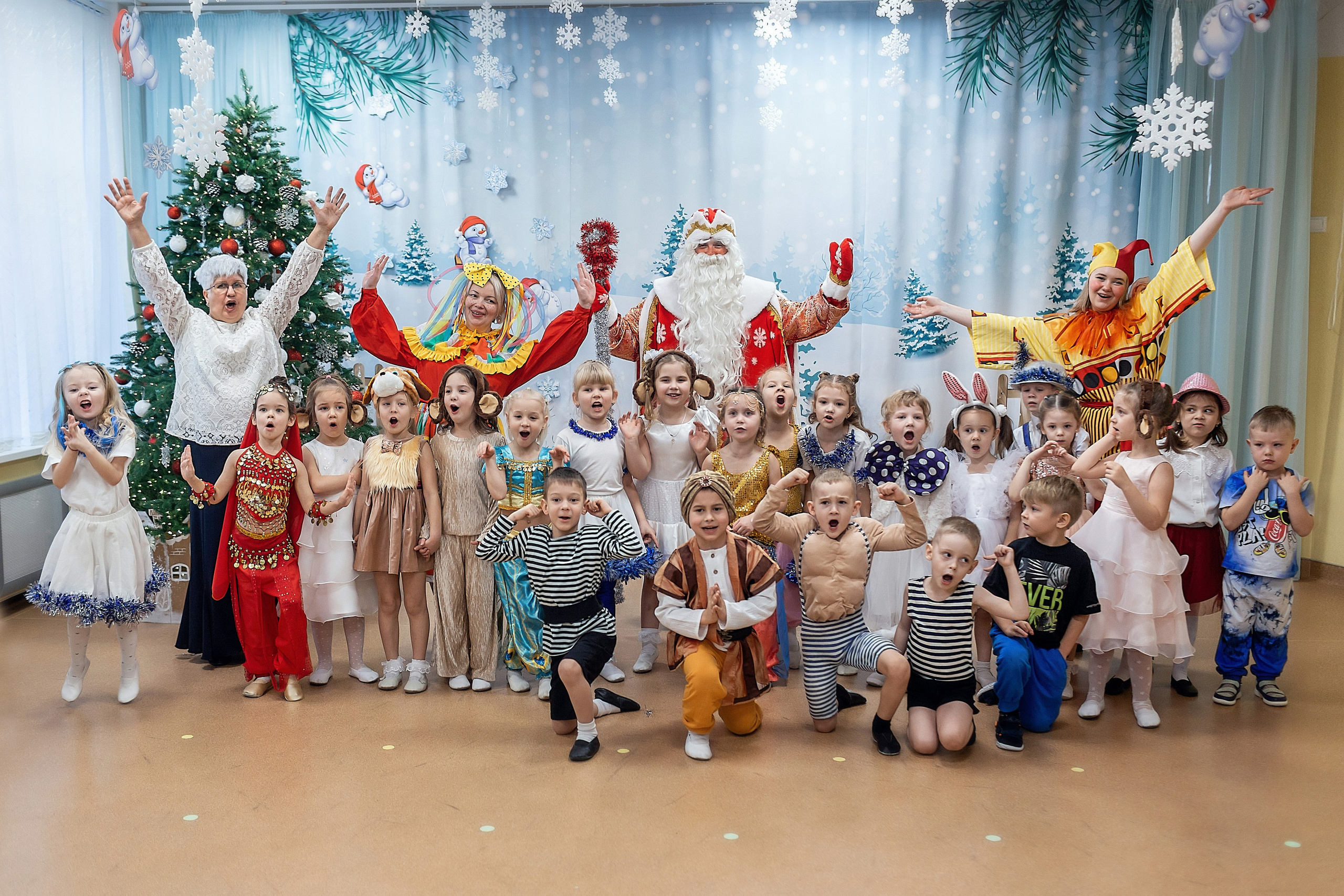 Утренник_"Веселый балаганчик» 2024. Семейный фотограф в Санкт-Петербурге