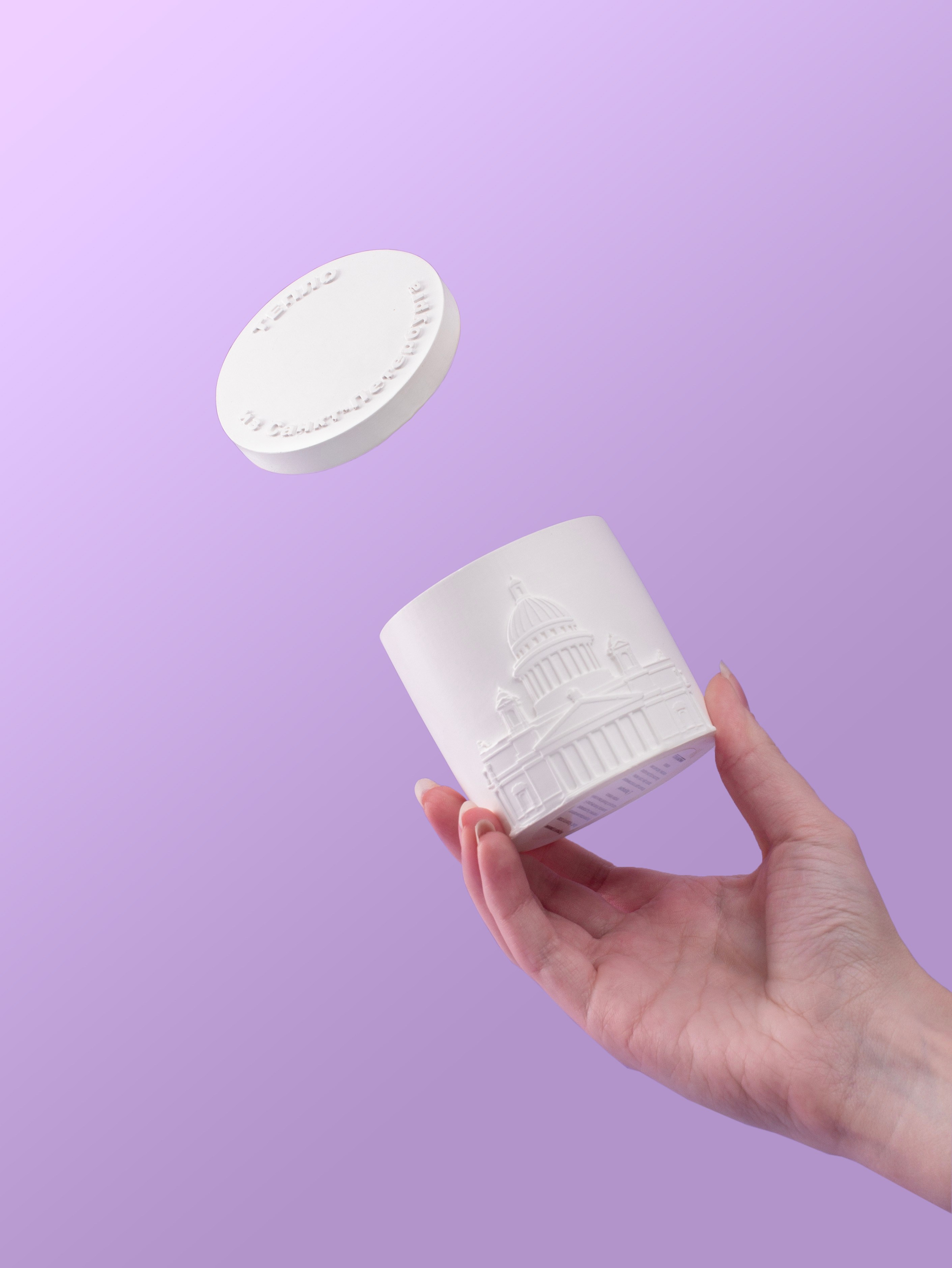 С моделью. Предметный фотограф в Санкт-Петербурге Аннет Глушак