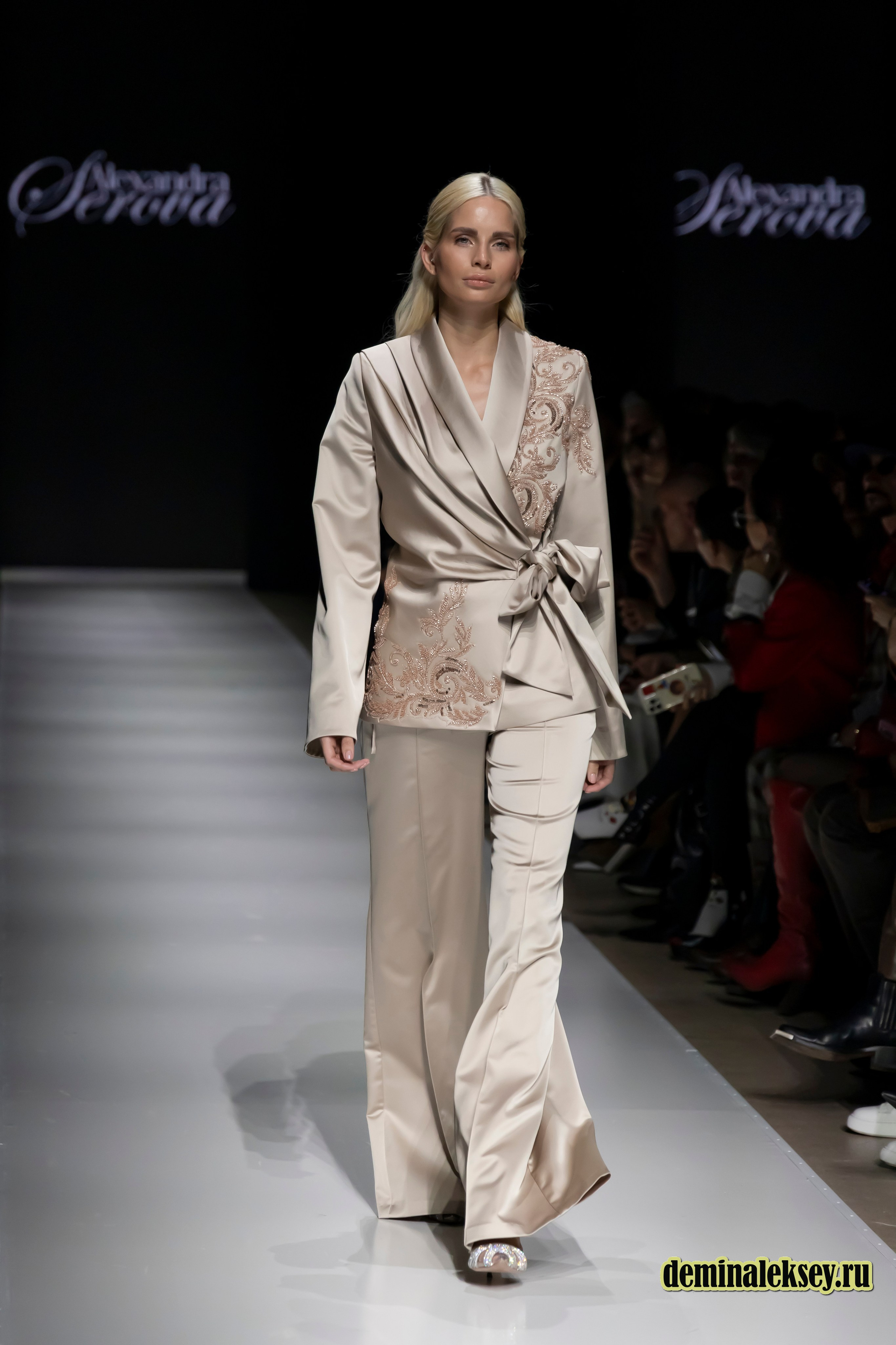 Московская неделя моды 2024 9 октября дизайнер Alexandra Serova. Репортажный, семейный и студийный фотограф в Москве Демин Алексей
