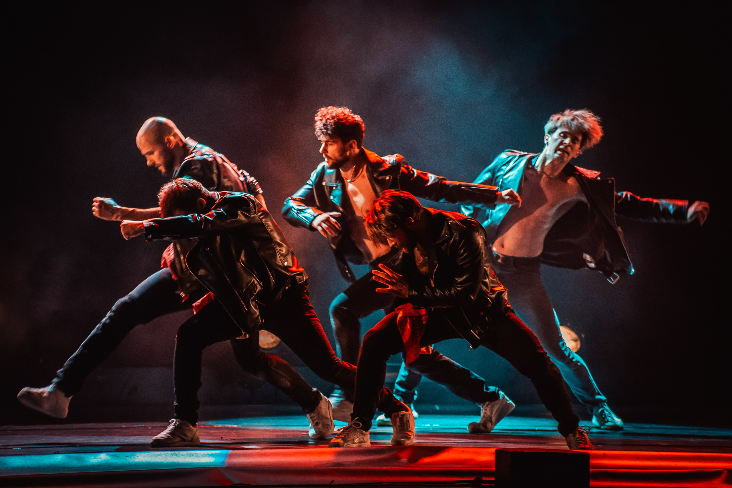 Шоу под дождем, Гранд Холл Сибирь, 20.02.2026. Фотограф Регина Крикунова г. Красноярск