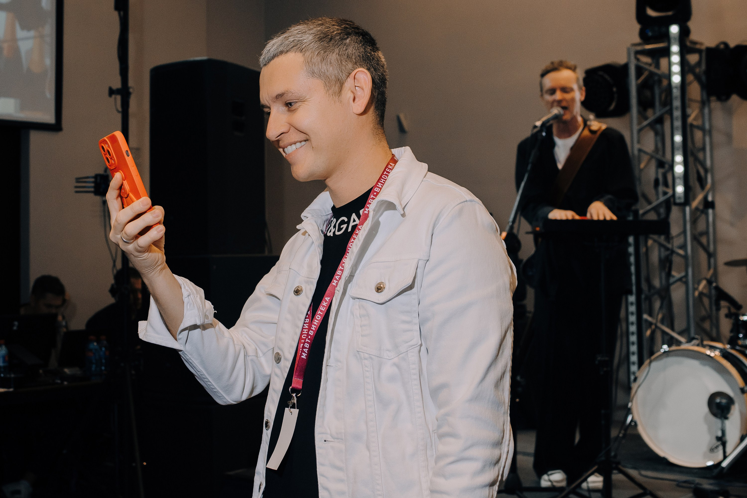 ФЕСТИВАЛЬ ВИНА И КРЕПКИХ НАПИТКОВ МАВТ-ВИНОТЕКА. Репортажный фотограф Зуев Роман г. Челябинск