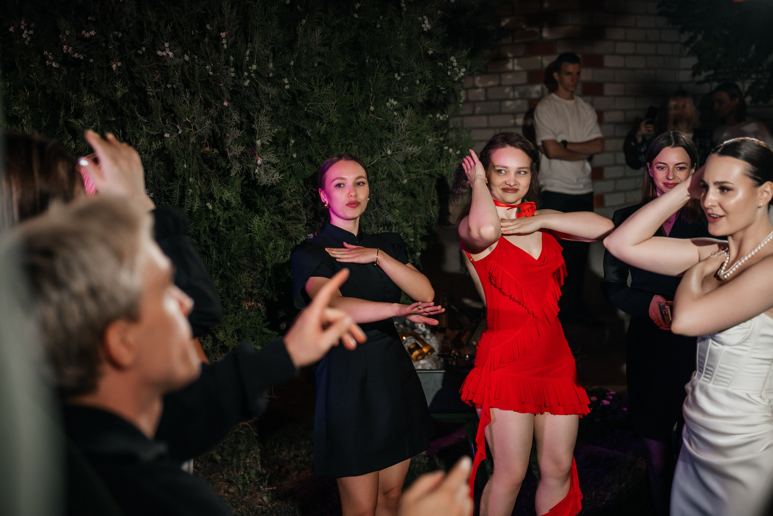 «Свадьба Даши и Артема». Школьный фотограф в Валуйках. Фотосессии для выпускников и изготовление выпускных альбомов в городе Валуйки и в Белгородской области