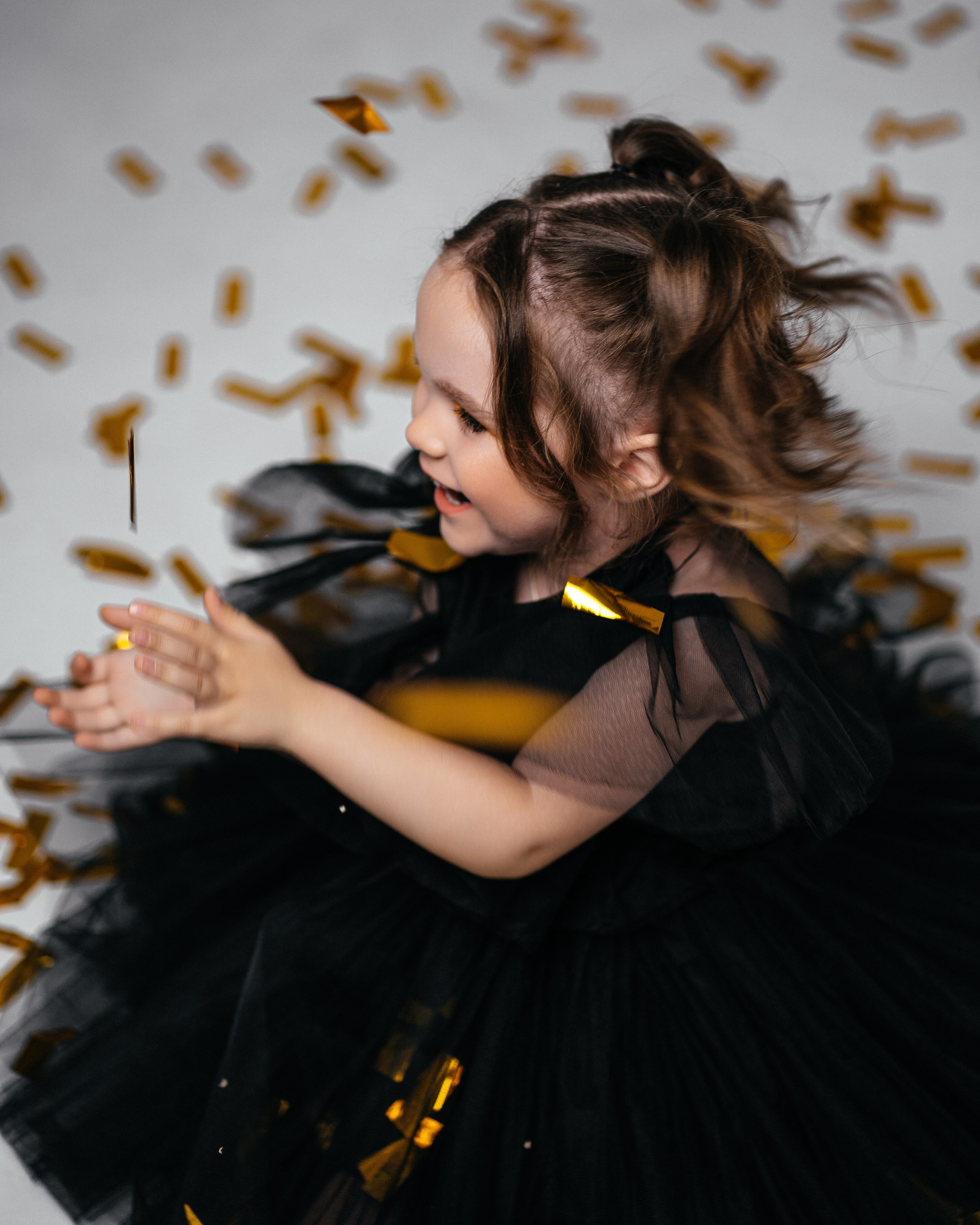 Фотосессия для девочки в платье. Фотограф Ким Наталья в Красноярске