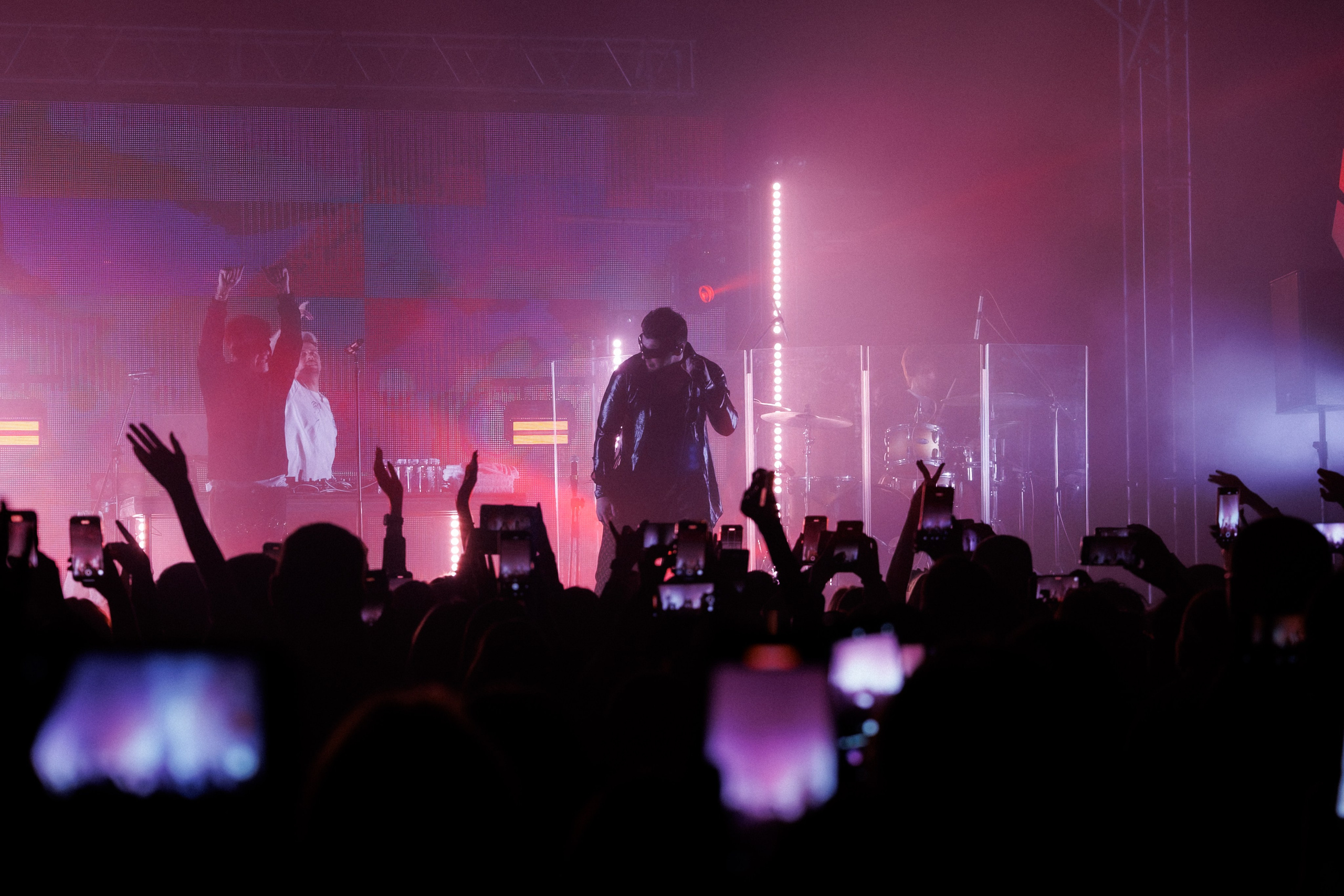 Фотоотчёт и репортаж с концерта группы GAYAZOV$ BROTHER$. Красильников Евгений — профессиональный фотограф в Ростове-на-Дону