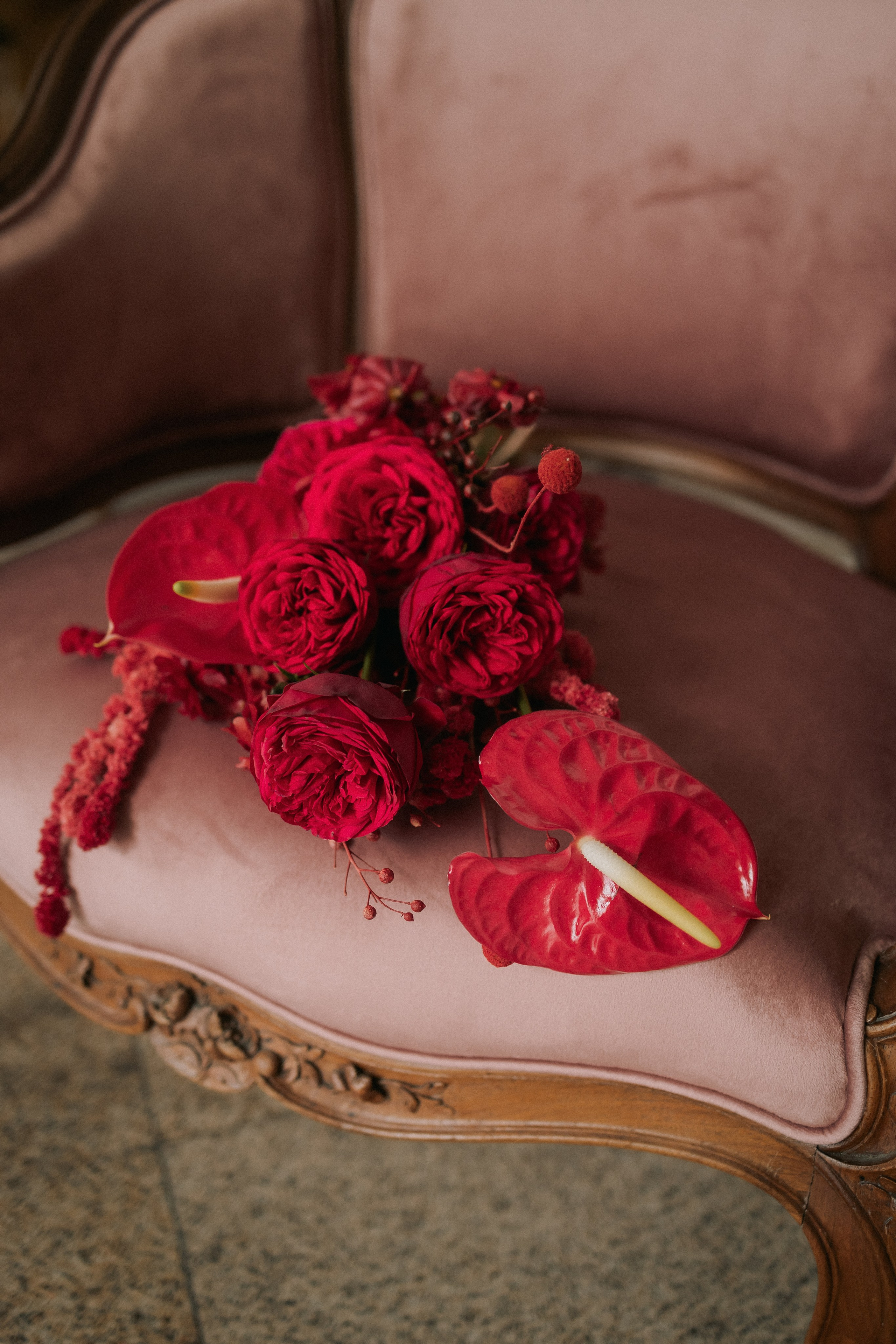 Свадебная прогулка Адель и Артём. Свадебная фотография. Арина Рубах