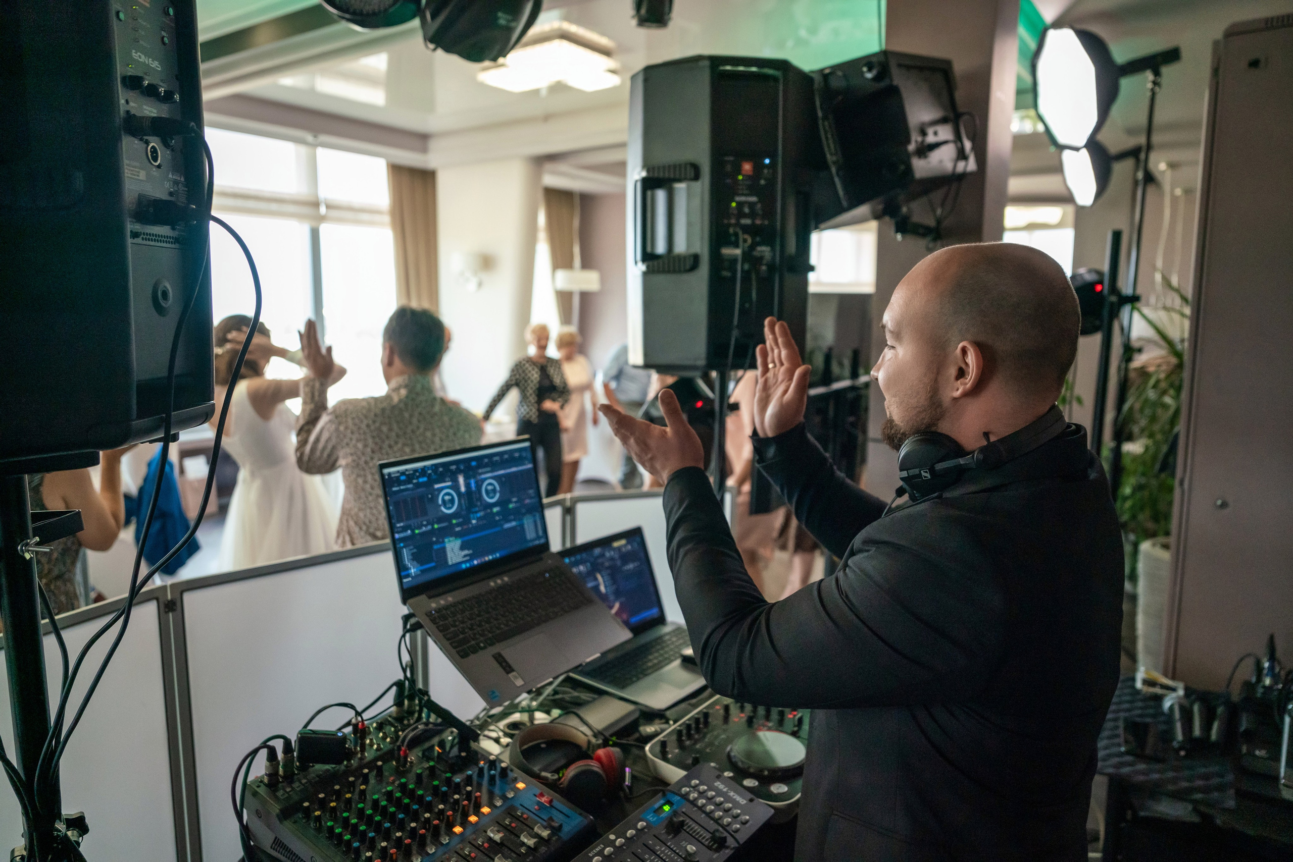 Свадьбы. PRO Диджей на мероприятие любой сложности в Москве и МО