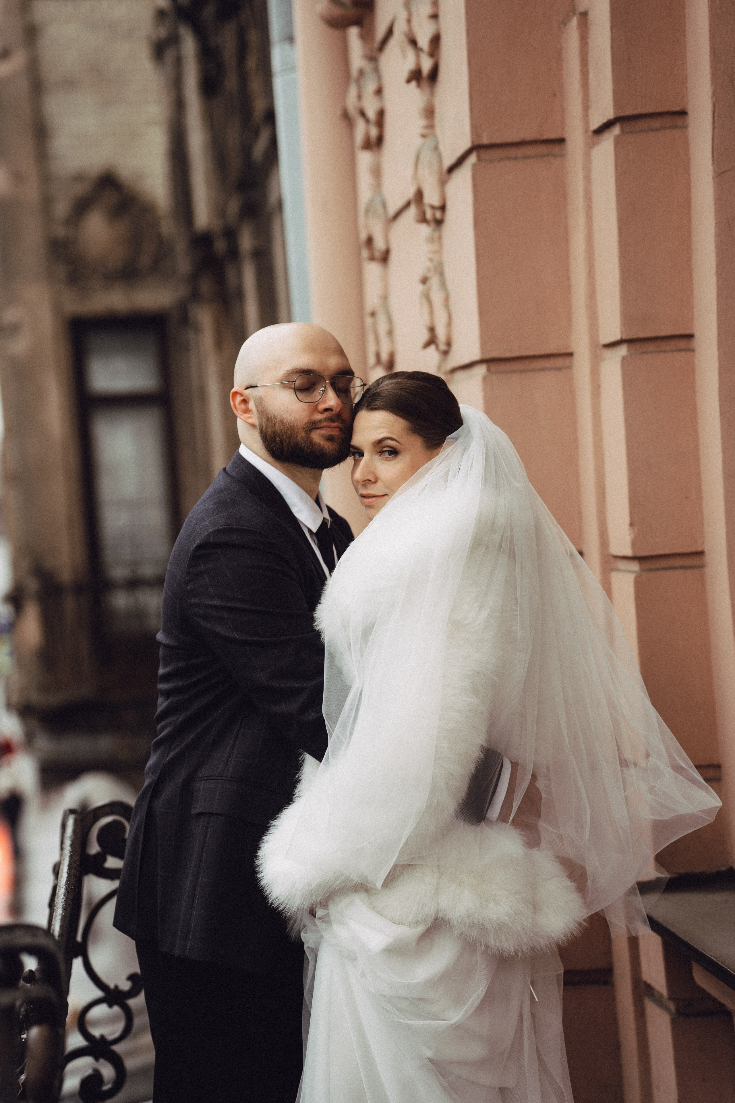 СВАДЕБНАЯ СЬЕМКА ВО ВТОРОМ ДВОРЦЕ (ДЕКАБРЬ) ТАКЖЕ СЬЕМКА В СТУДИИ НА ЧЕРНЫШЕВСКОЙ. Профессиональный фотограф, Санкт-Петербург — Виктория Богомолова