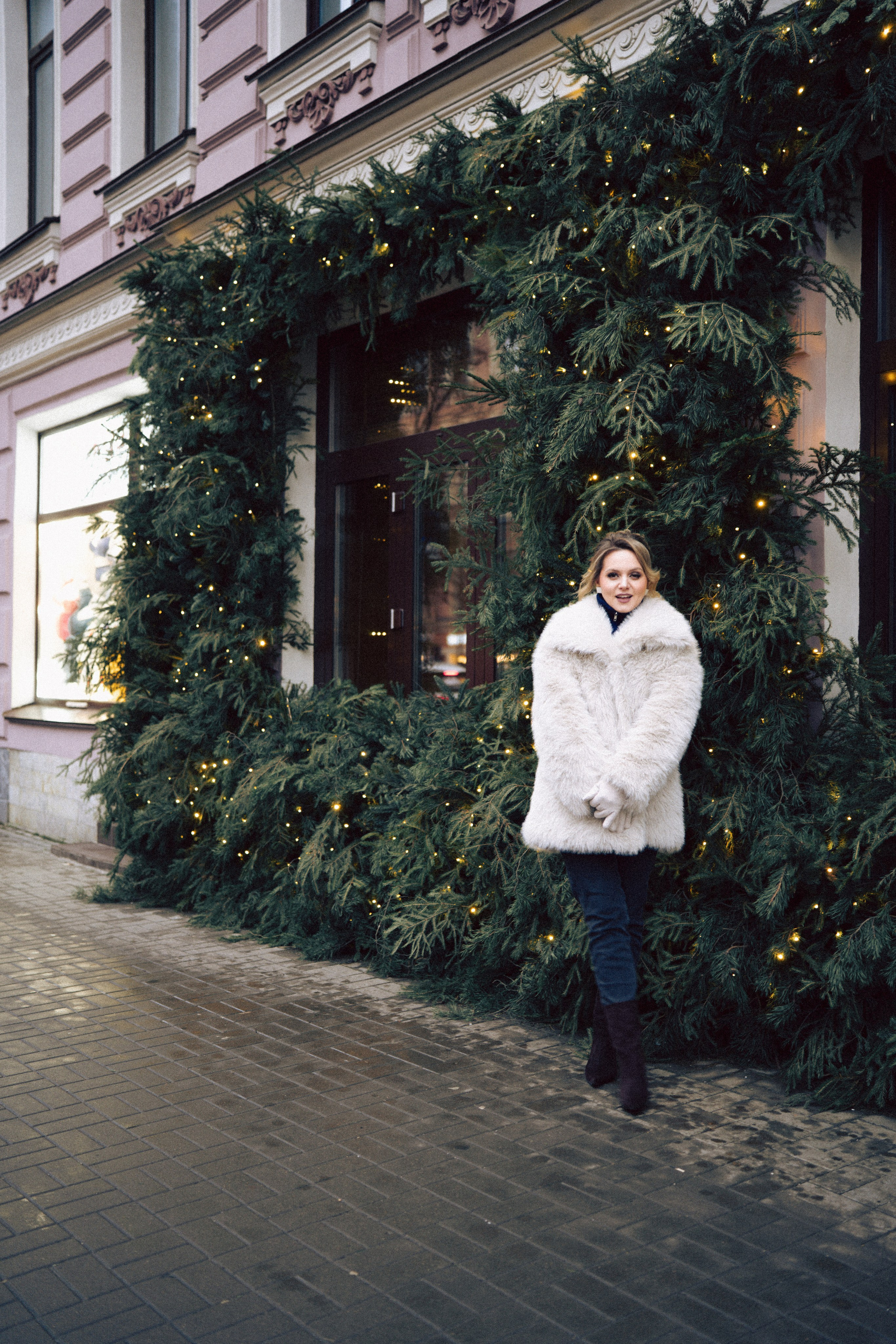 НОВОГОДНЯЯ ФОТОСЕСИИЯ В СТУДИИ ДЛЯ ДЕВУШКИ И ПРОГУЛКА ПО ЧЕРНЫШЕВСКОЙ. Профессиональный фотограф, Санкт-Петербург — Виктория Богомолова