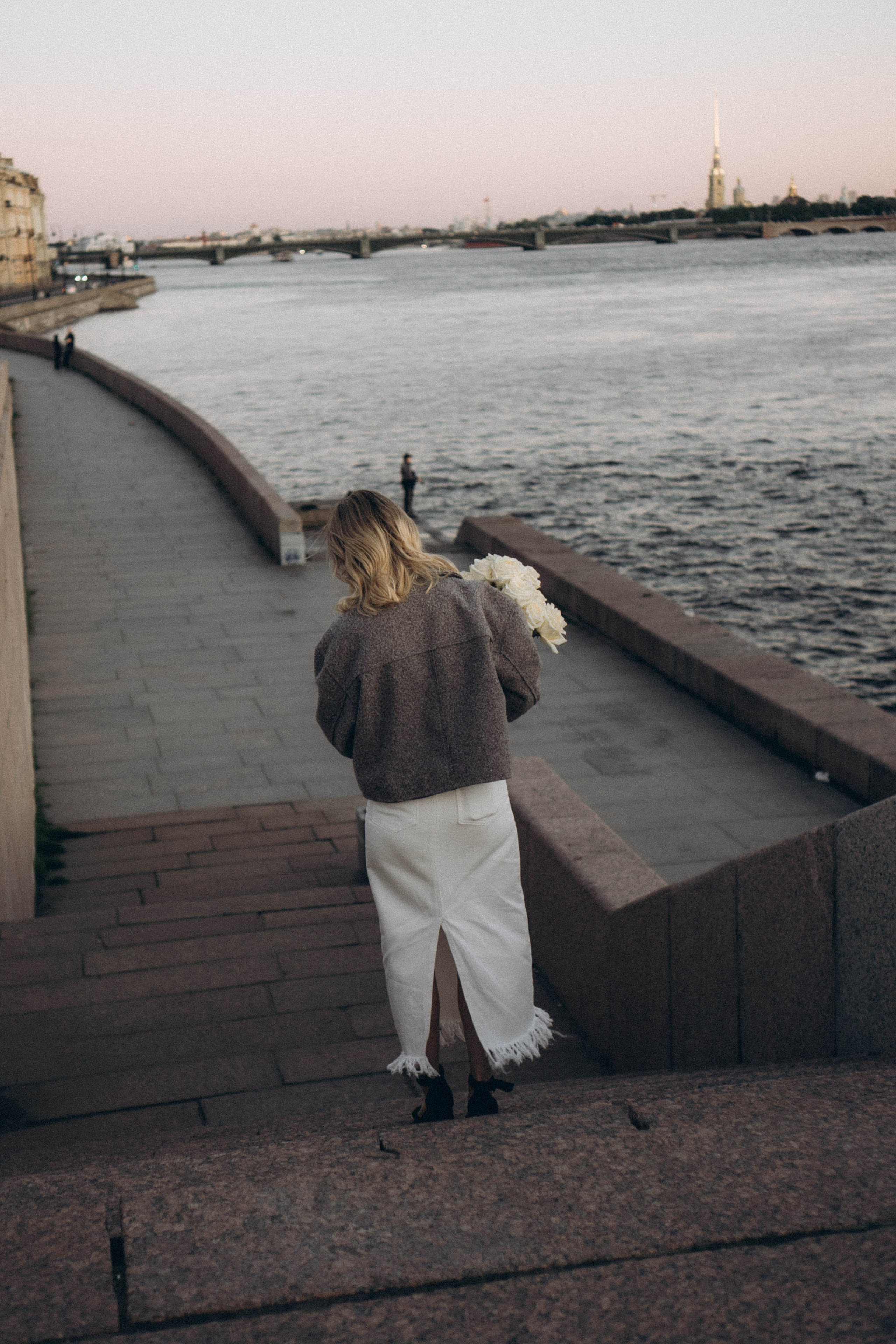 ПРОГУЛКА ПО ГОРОДУ В БЕЛЫЕ НОЧИ (другой вариант). Профессиональный фотограф, Санкт-Петербург — Виктория Богомолова