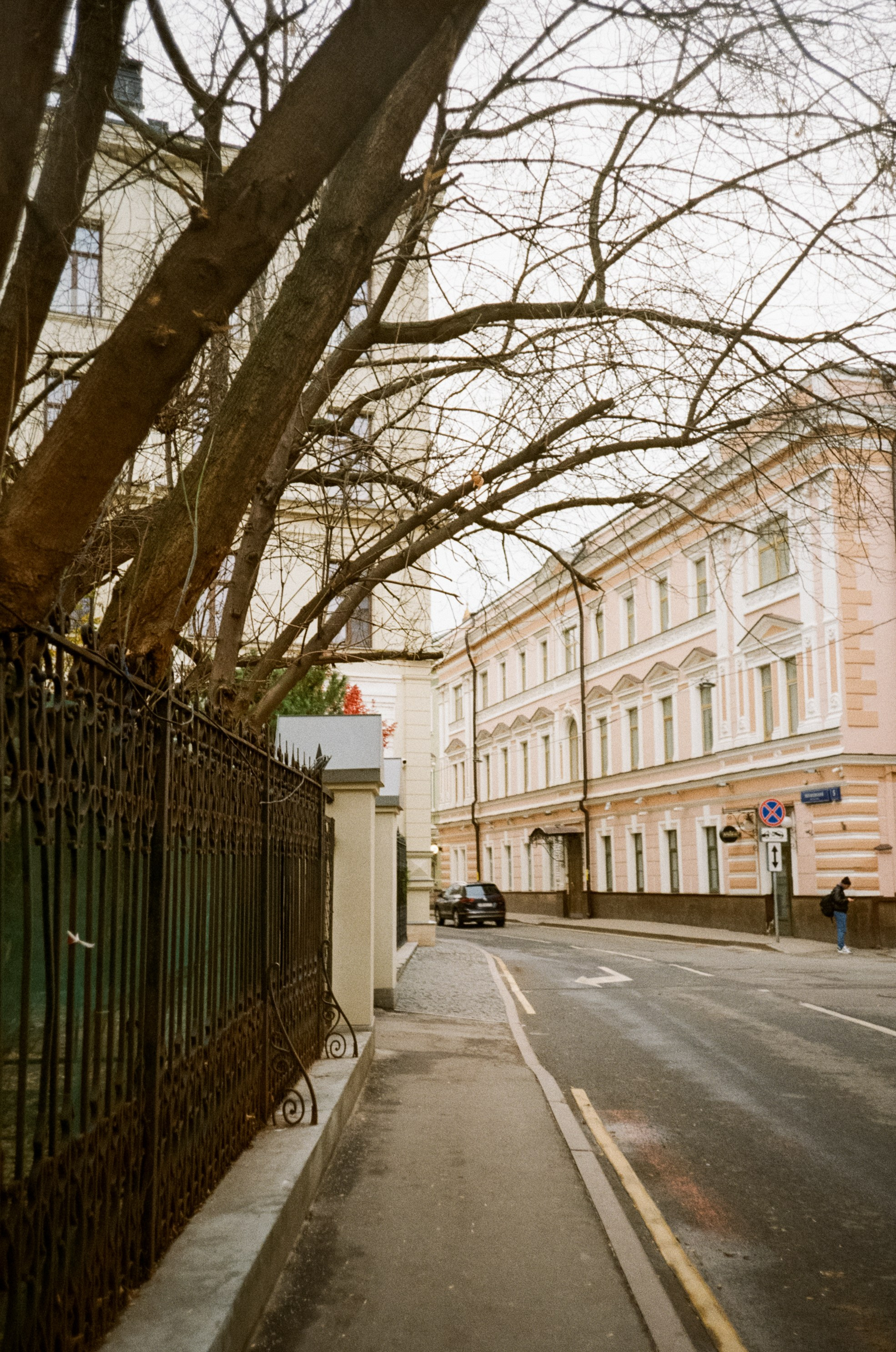 Чистые пруды, Покровка, Потаповский переулок / Cosina CX-1 / Kodak ProImage 100