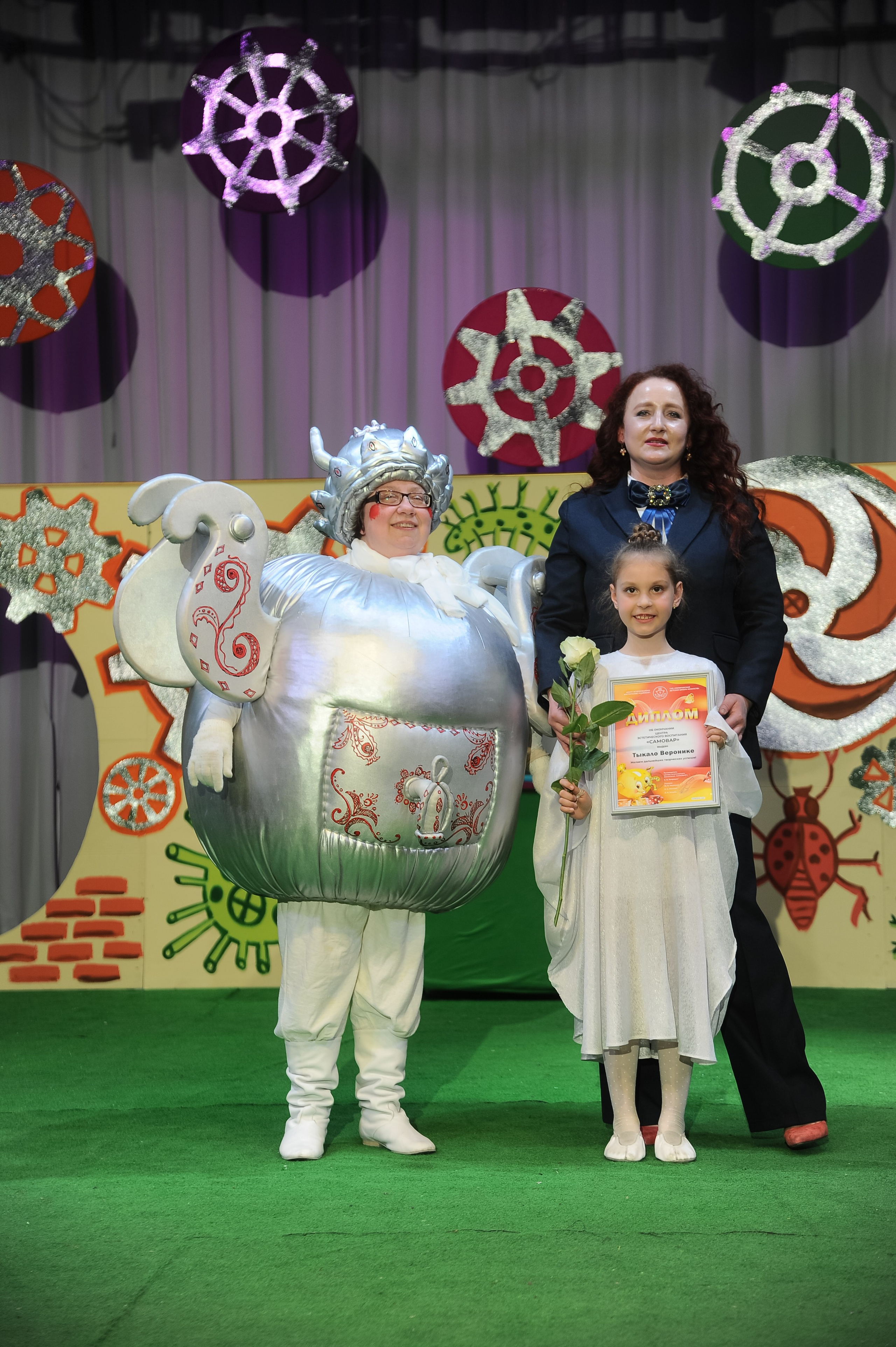 Выпускной 2025, детский центр «Самовар». Фотограф Олег Юршевич Солигорск Минск