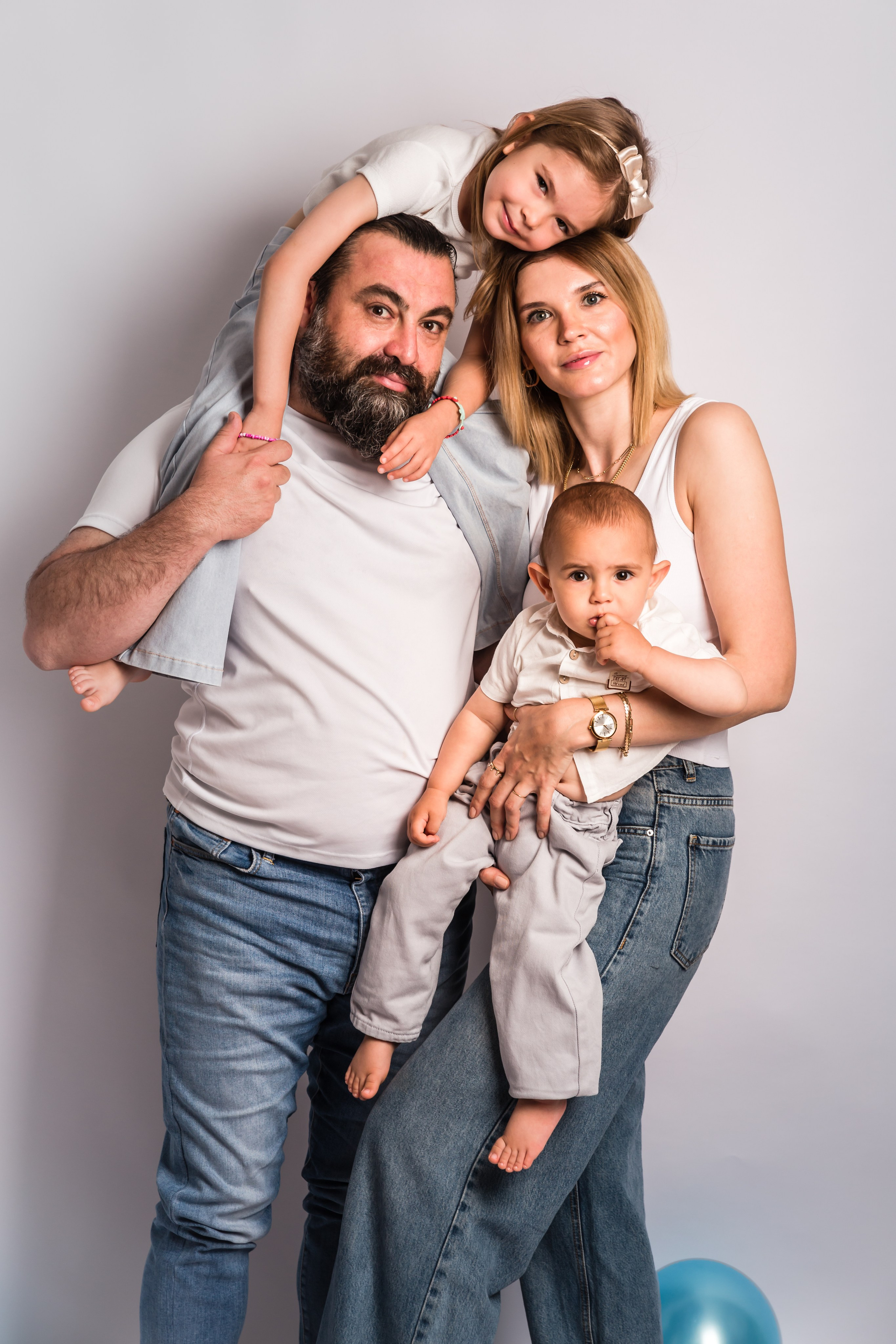 Mutlu ailemiz. Professional family and children’s photographer in Izmir Irina Eron