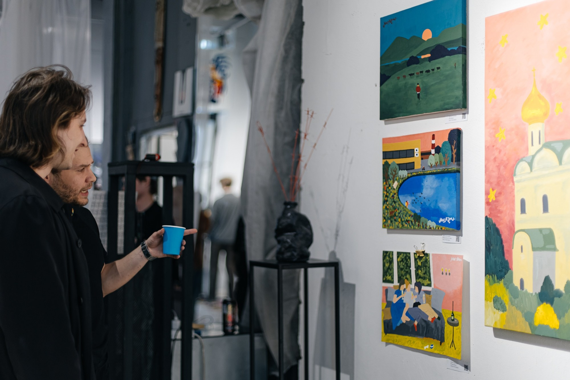 IZZI ROOM | Открытие выставки | май 2025. Репортажный фотограф в Санкт-Петербурге СПБ Алиса Ческидова на ваше мероприятие