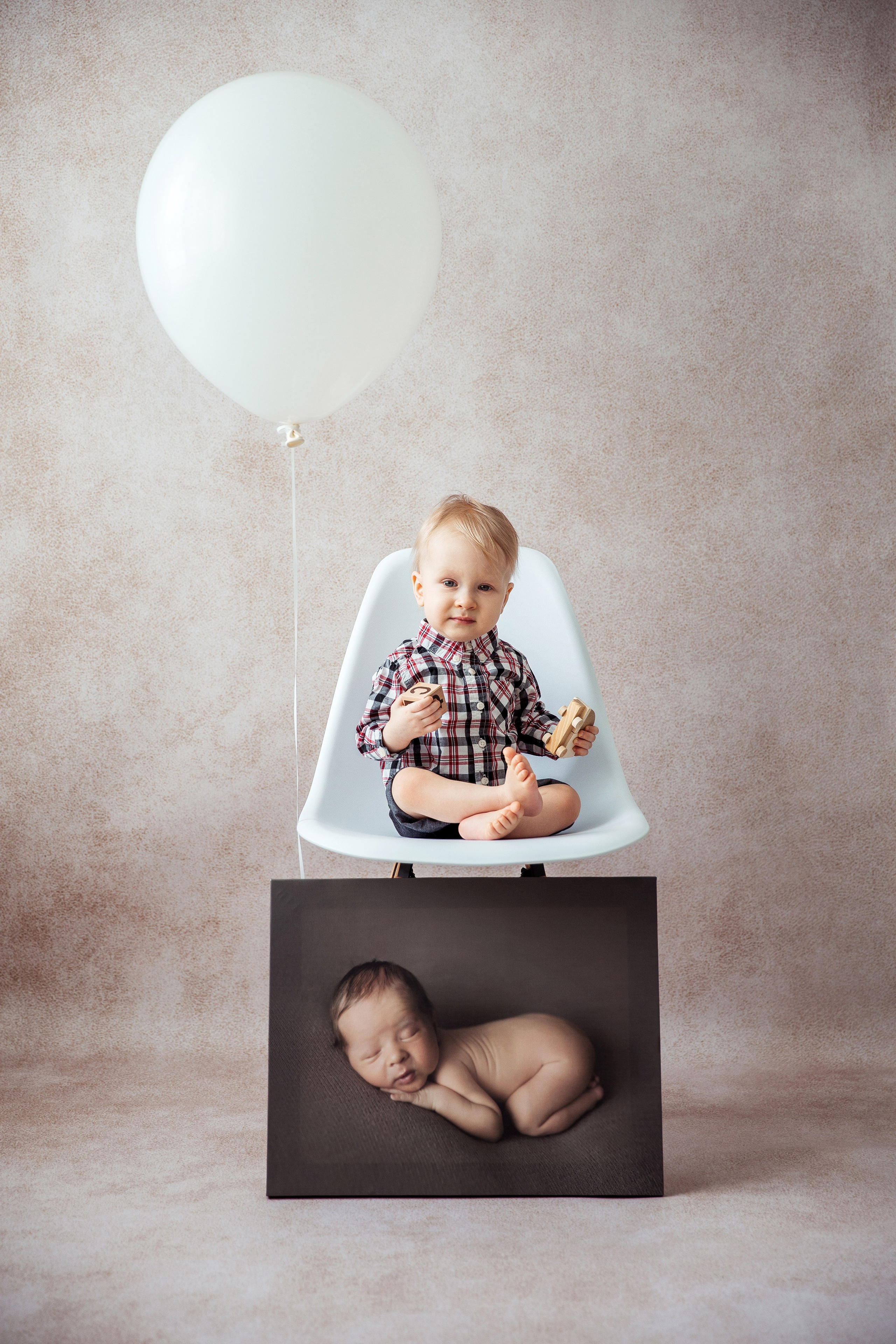 На белом фоне / минимализм. Детский фотограф, выпускные альбомы в Нижнем Новгороде Бодягина Мария