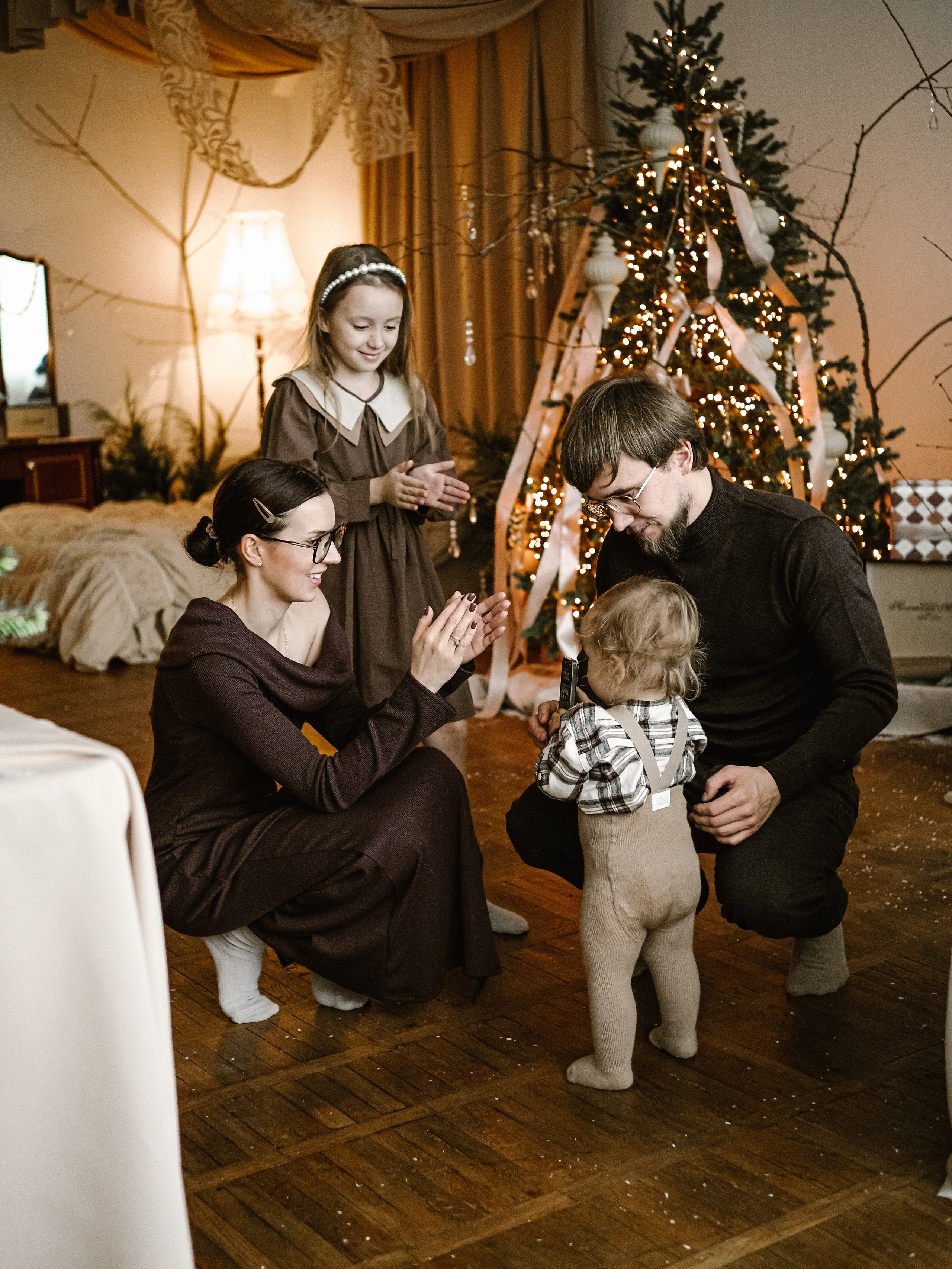 Семейные новогодние кадры стильно 🥰. Фотограф Рязань. Семейный Свадебный фотограф