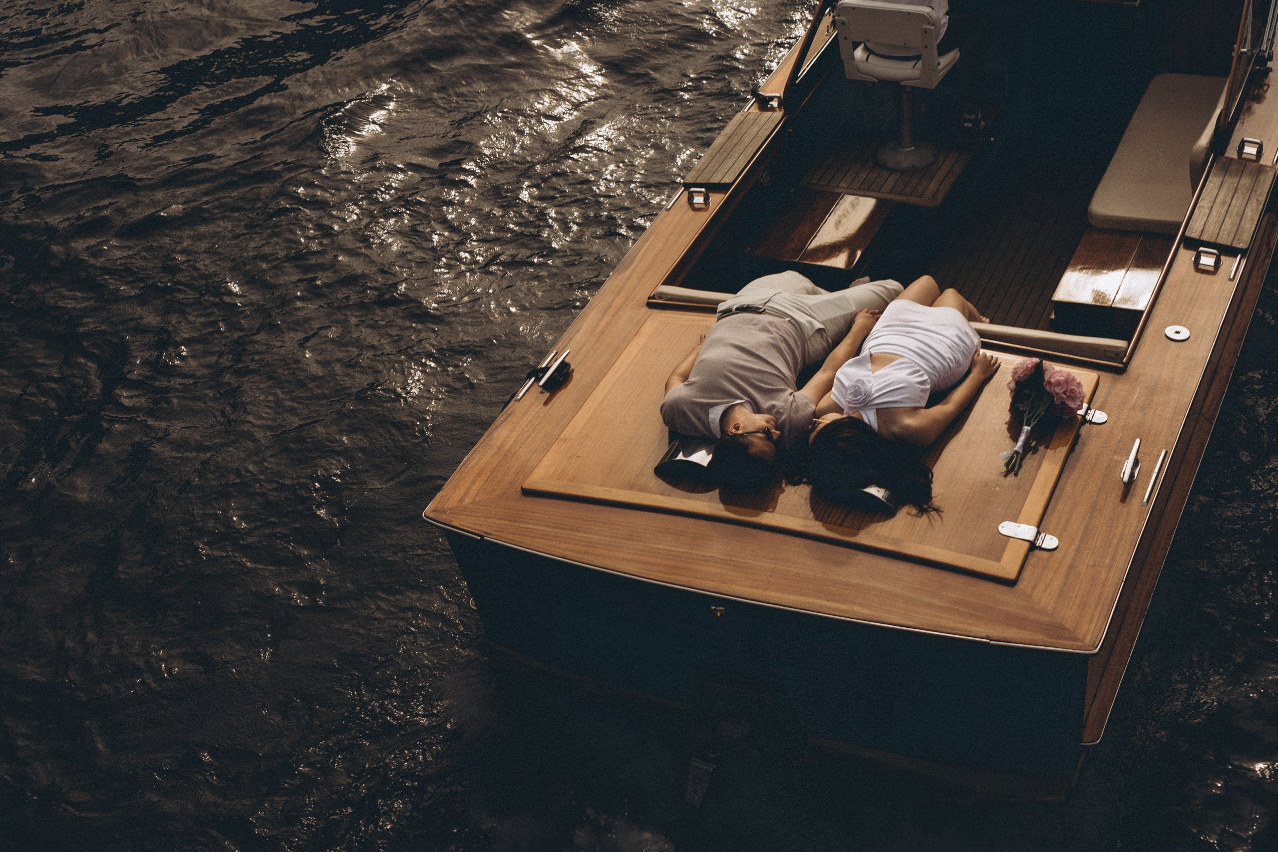 СВАДЕНБНАЯ СЬЕМКА НА КАТЕРЕ ПО КАНАЛАМ САНКТ-ПЕТЕРБУРГА И В АКВАТОРИИ НЕВЫ. Профессиональный фотограф, Санкт-Петербург — Виктория Богомолова