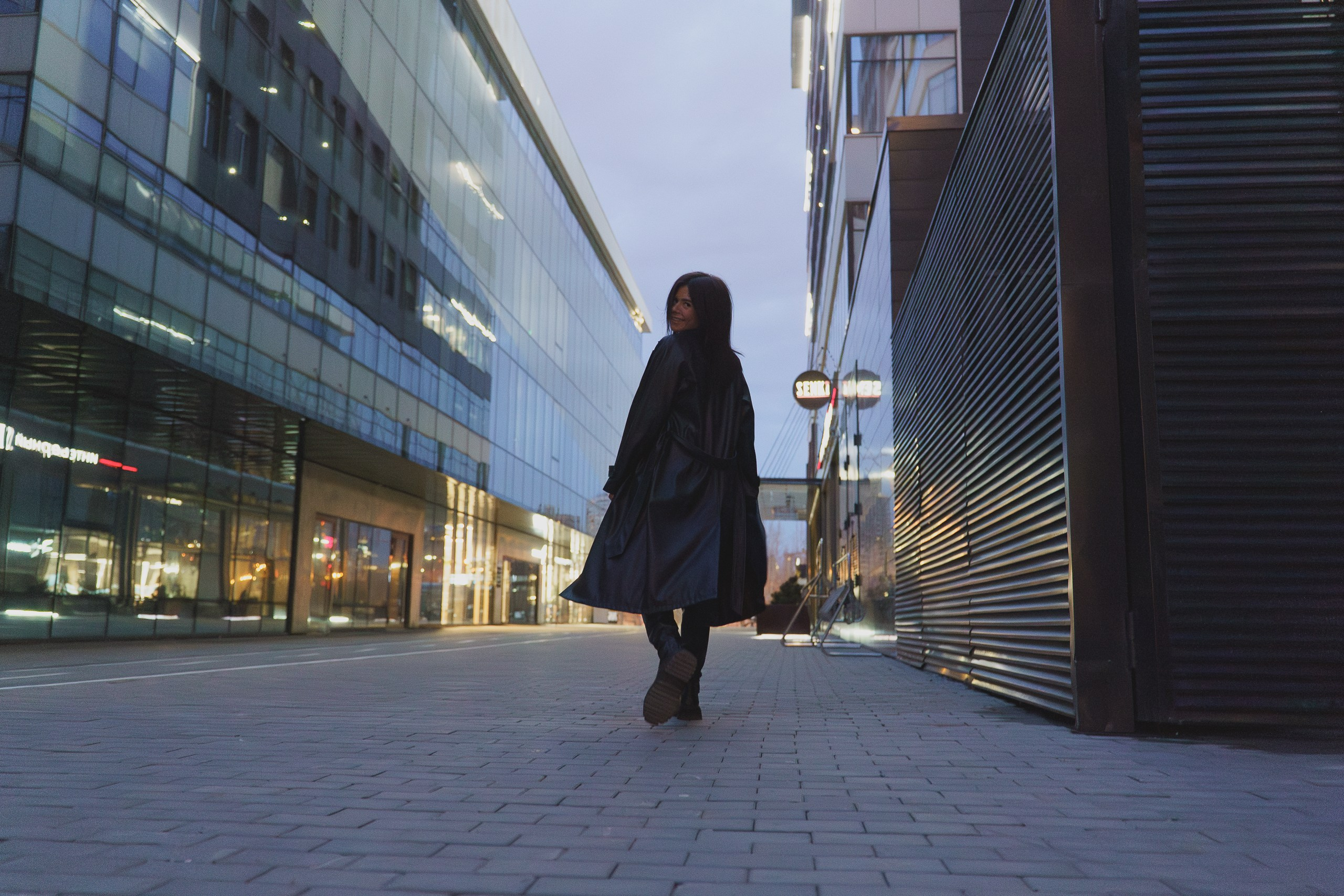 Ночной город в кадре: портретная фотосессия для блогера | Фотограф Екатеринбург