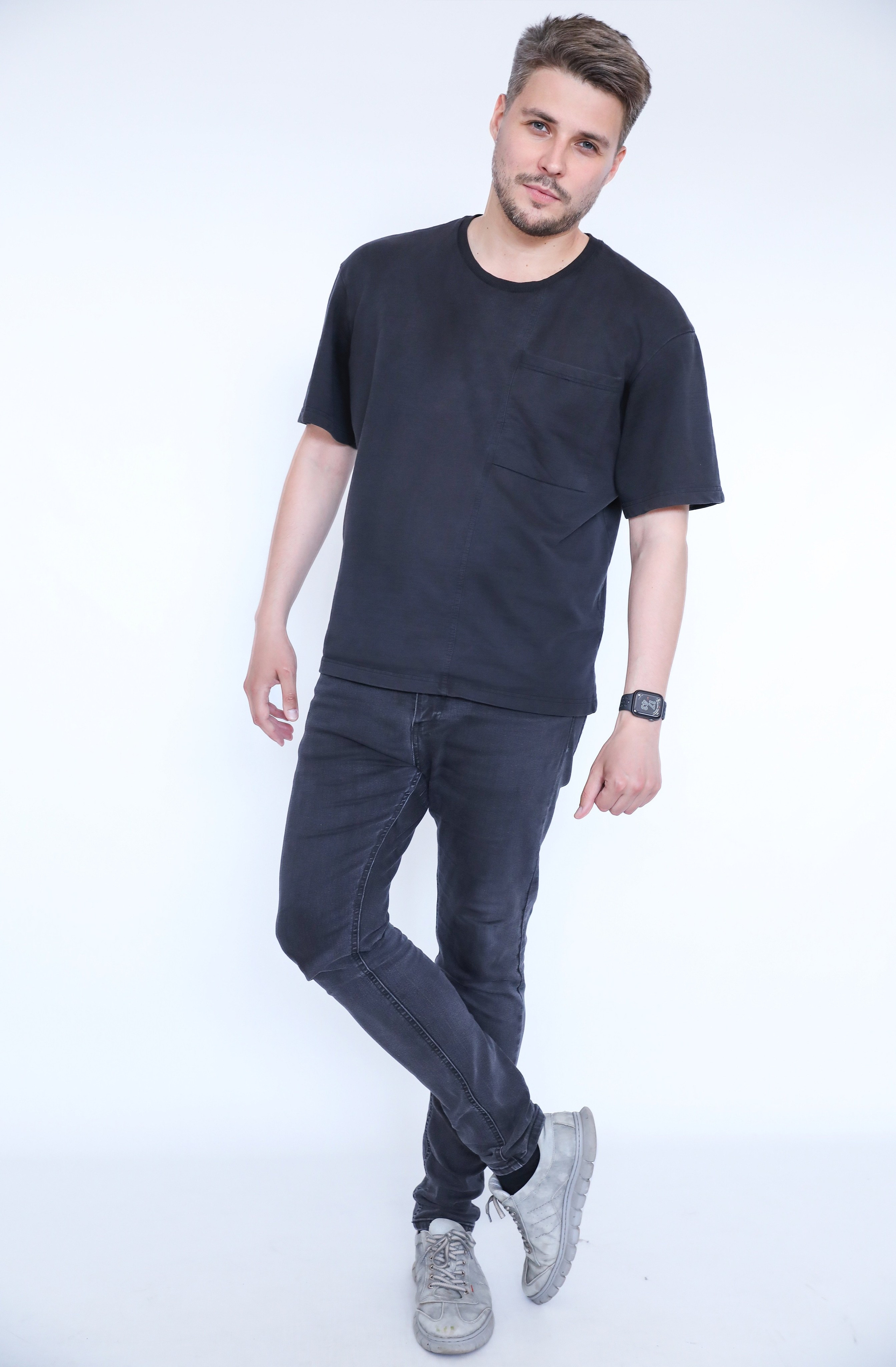 Сергей Вавилин. Съёмка одежды для маркетплейсов и брендов Morozova Production