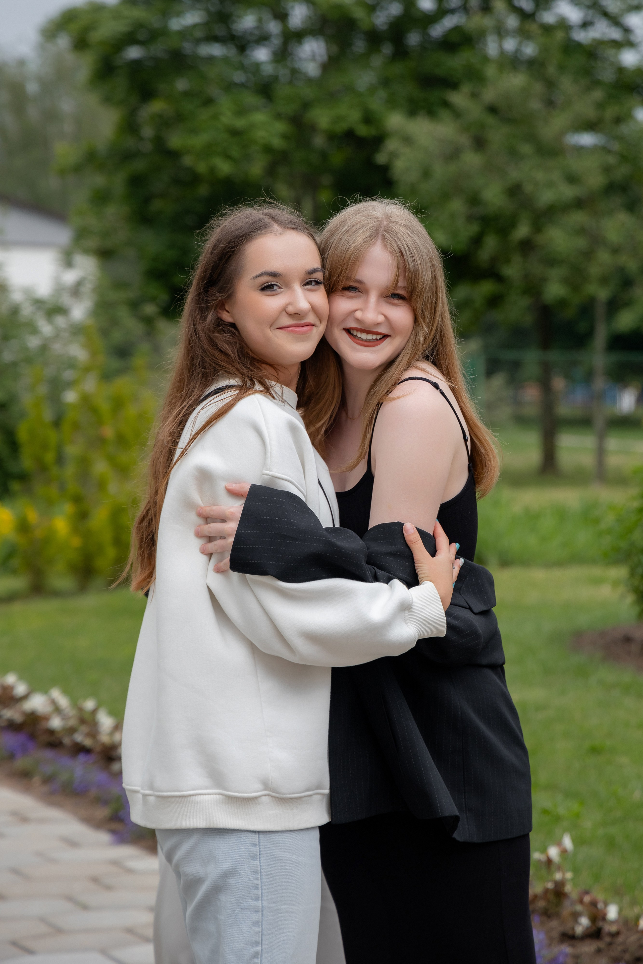 Школьный выпускной 2024 год в Соколе (Минск). Свадебный фотограф в Минске/Беларуси Сергей Спиридонов