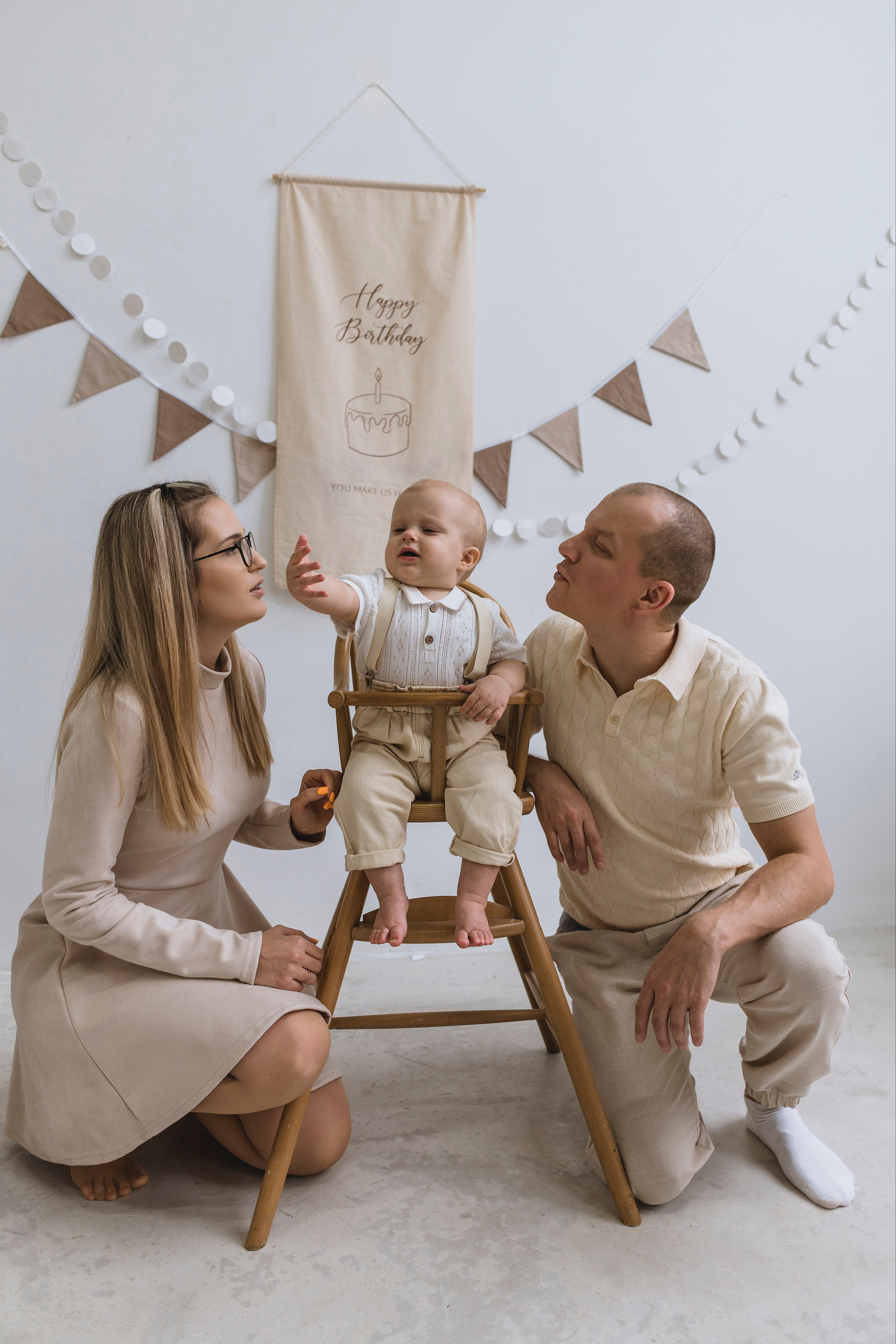 Марку годик. Женский и предметный фотограф