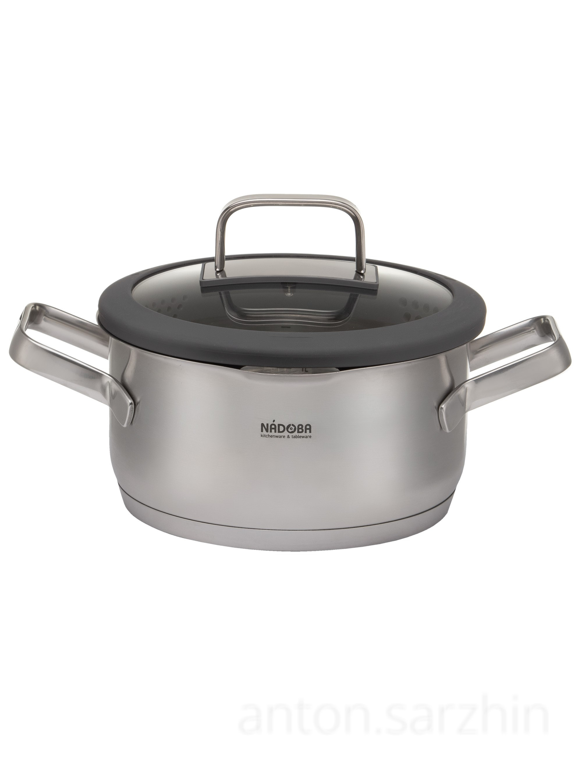 Предметная съемка кастрюли