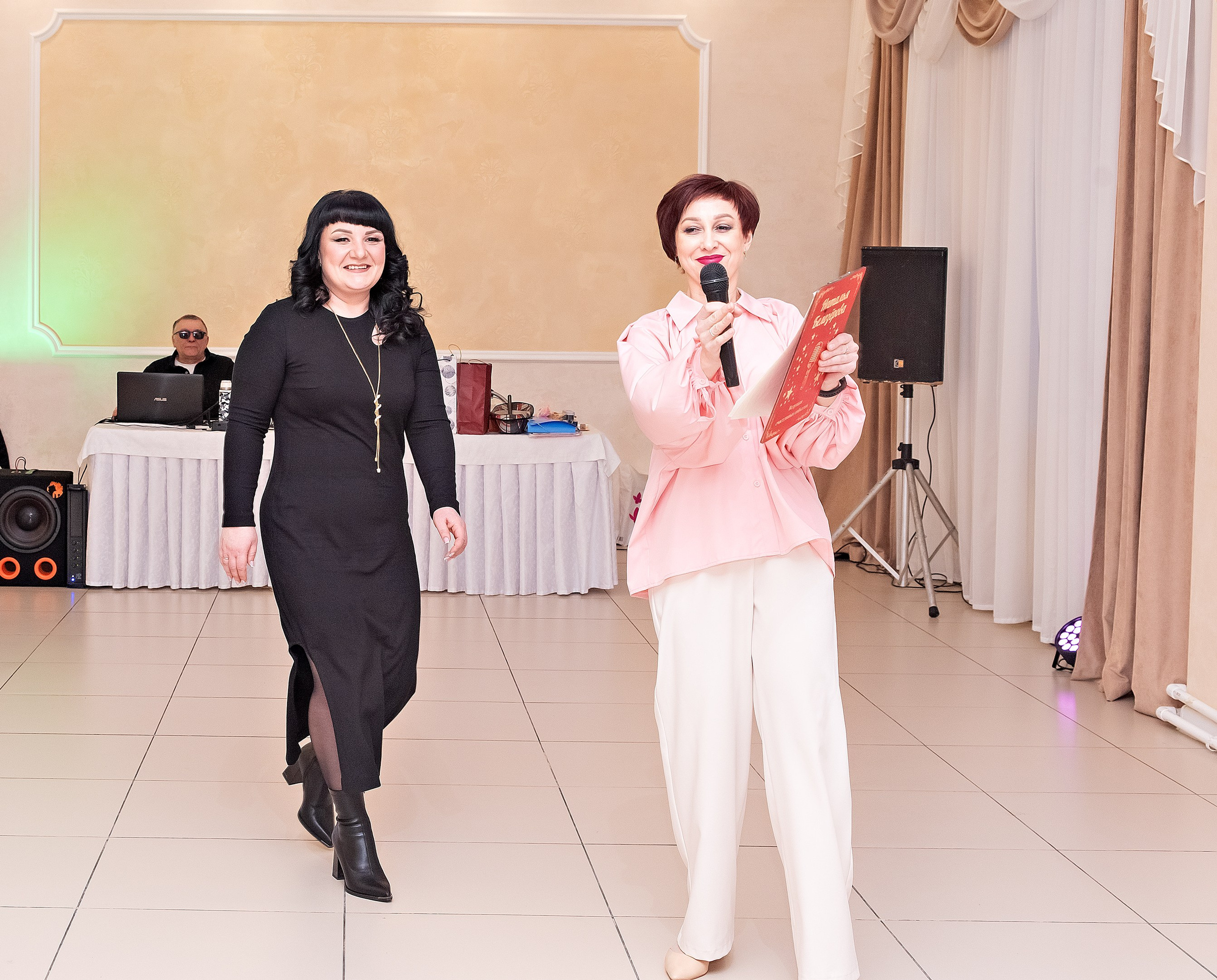 Юбилей Ирины. Ведущая — Наталья Белозерова. Банкетный зал — столовая Радио Завода. Семейный и портретный фотограф Кыштым Челябинск Марина Шигапова