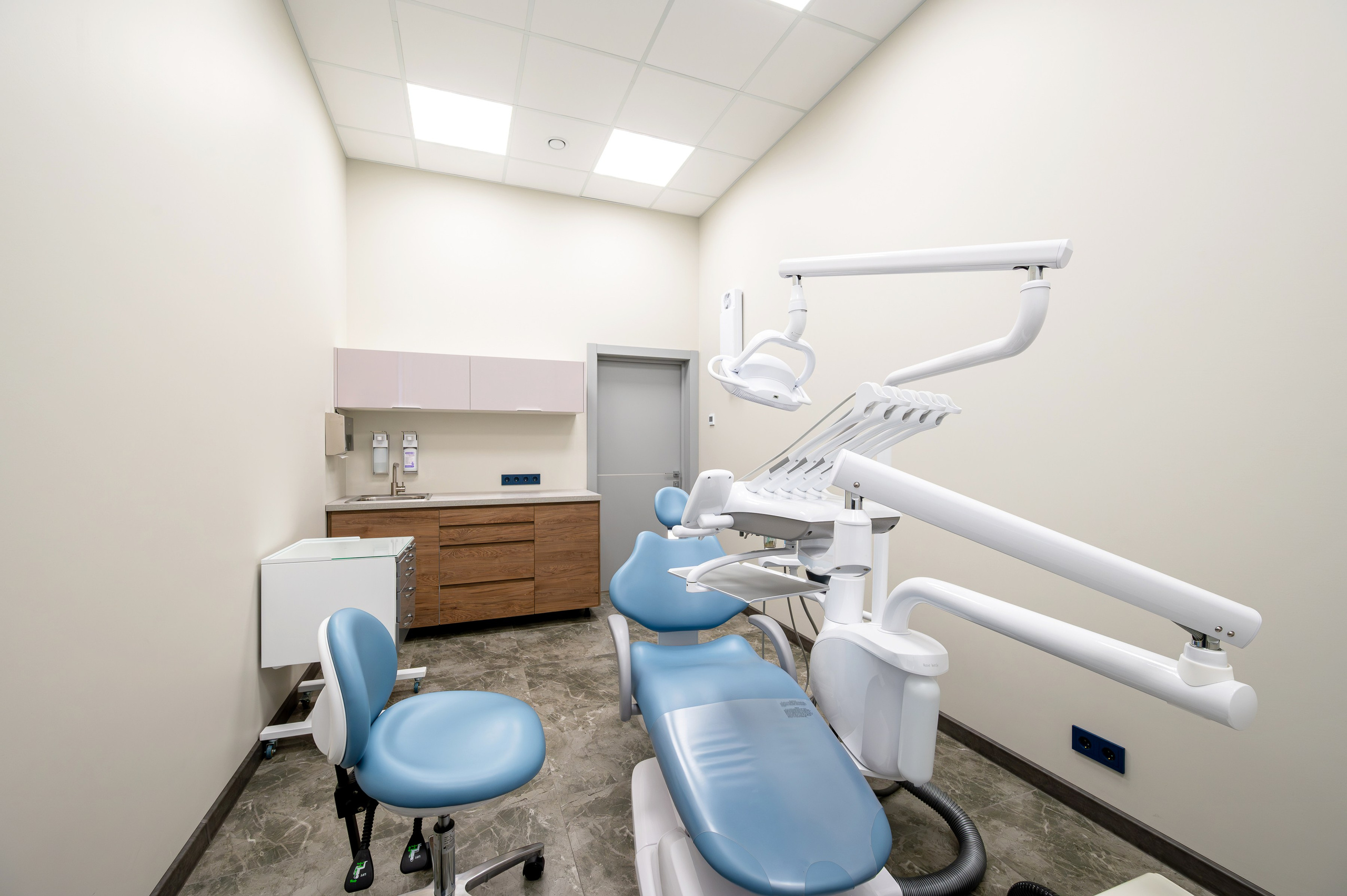 Стоматология Арктика. Интерьерный фотограф. Фото- видеосъемка недвижимости Санкт-Петербург