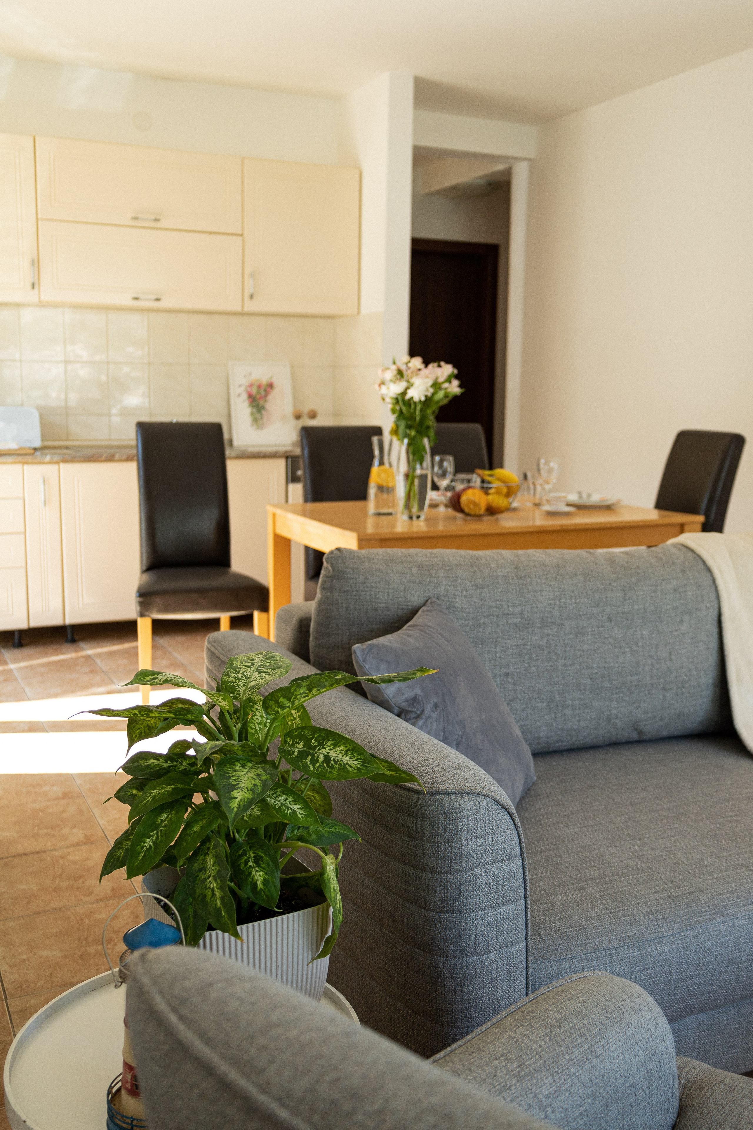 Private apartment for rent. Fotograf u Crnoj Gori-porodično fotografisanje sa djecom, lovestory, nekretnine