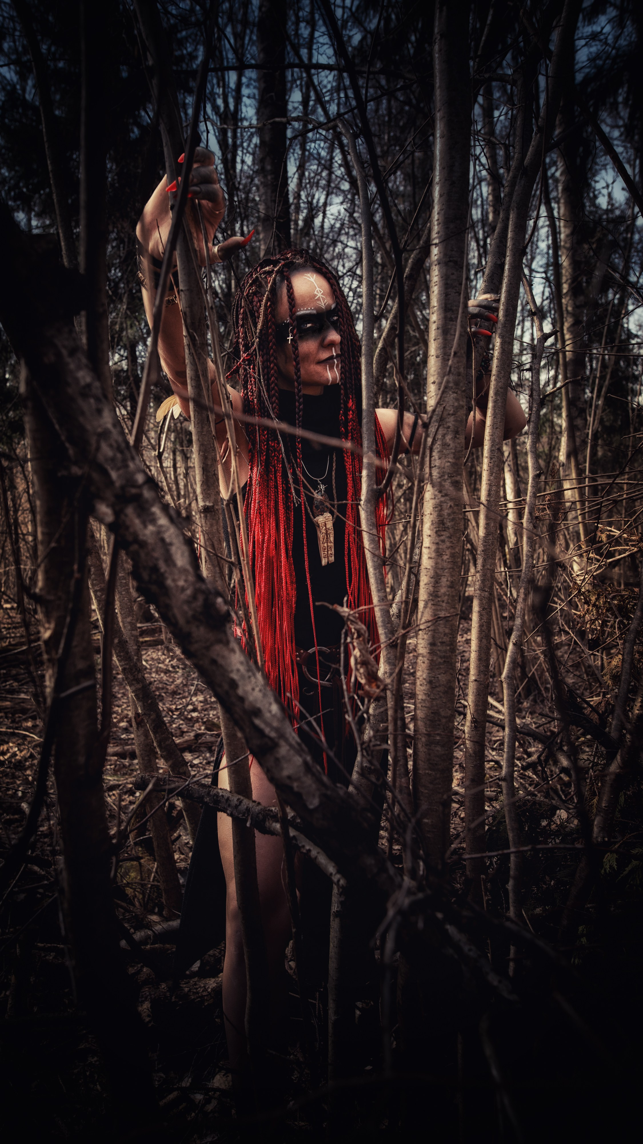 Ведьмина роща — это ТФП фотопроект с непрофессиональной, но очень красивой моделью, Мариной. Фотограф портретист в Троицке и Москве Иван Парусиди