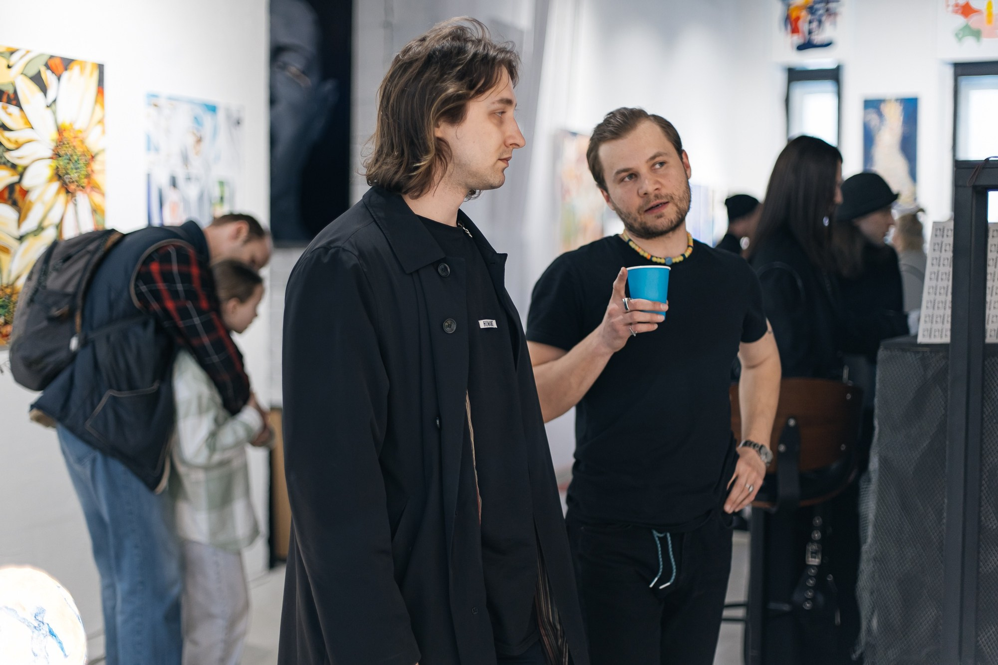 IZZI ROOM | Открытие выставки | май 2025. Репортажный фотограф в Санкт-Петербурге СПБ Алиса Ческидова на ваше мероприятие