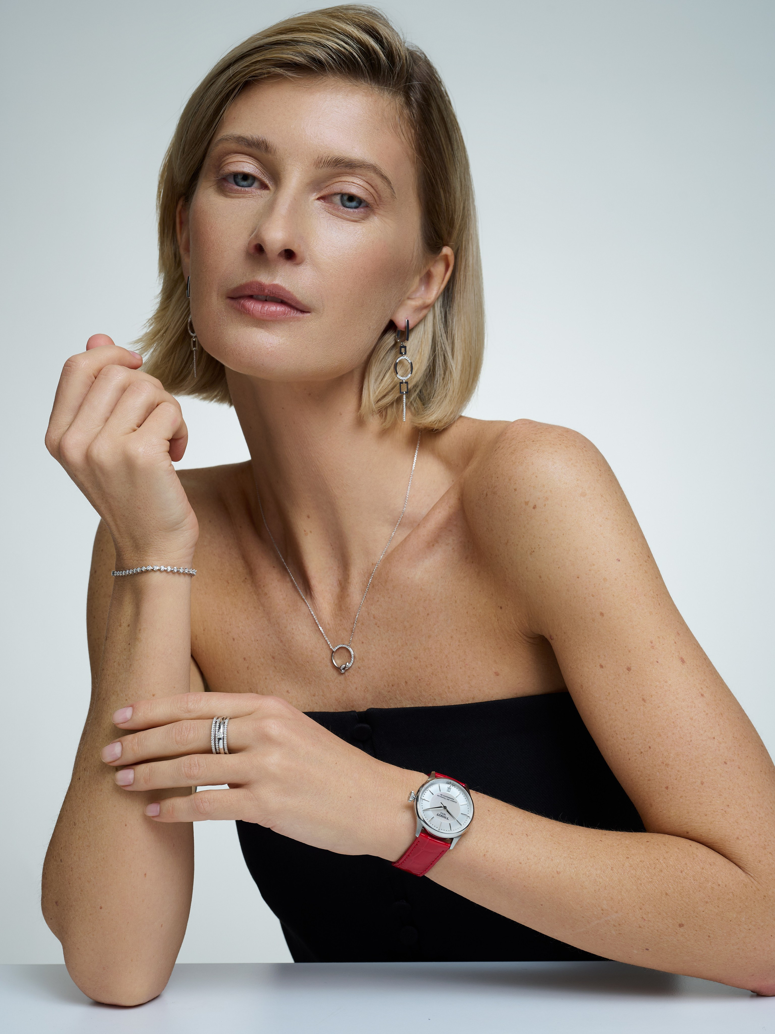 Каталог для бренда AllTime. Фотограф для брендов в Москве Ксения Чупрунова